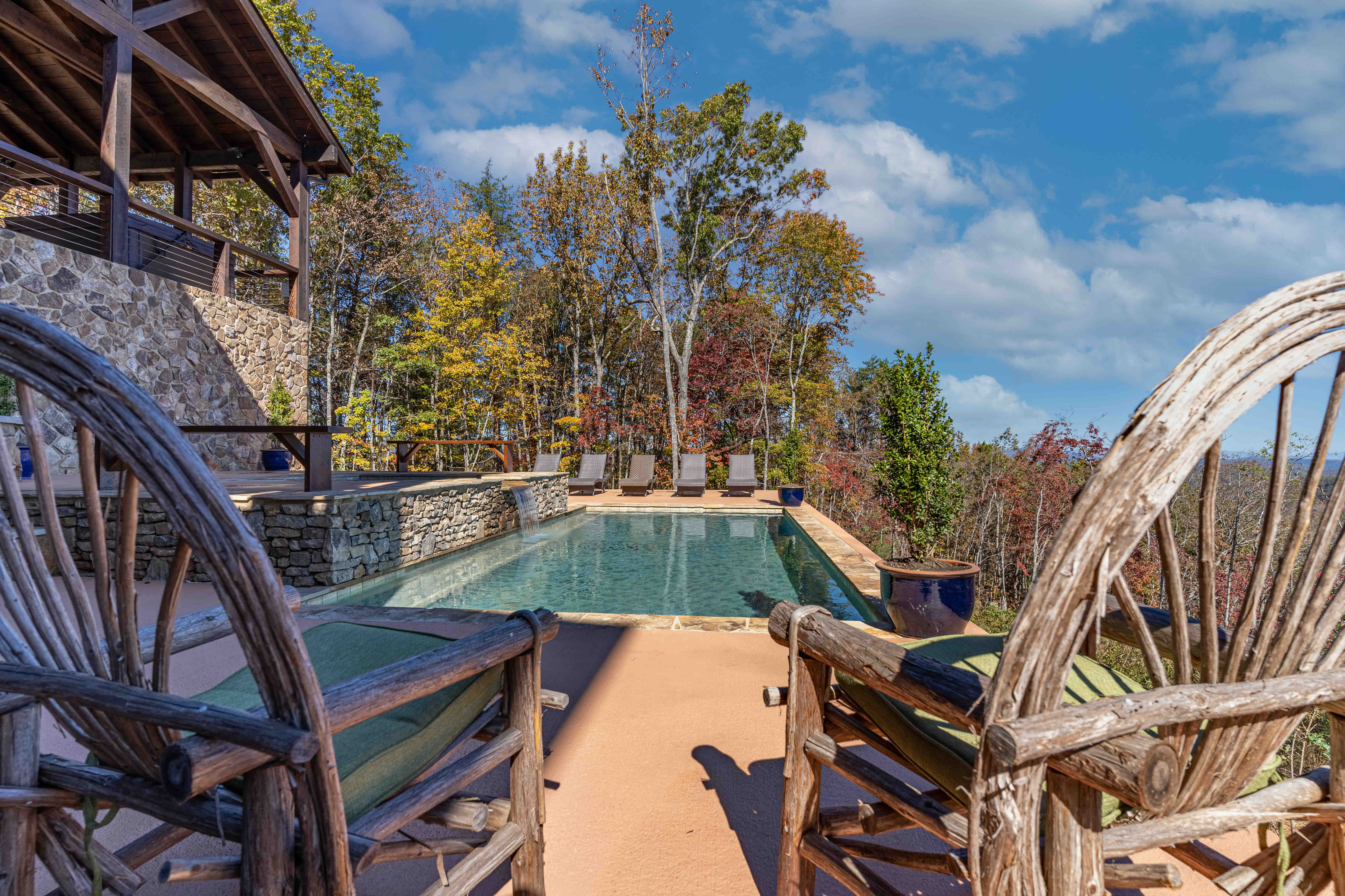 Sleeps 12, Mountaintop with pool/spa & views. Houses for Rent in Blue