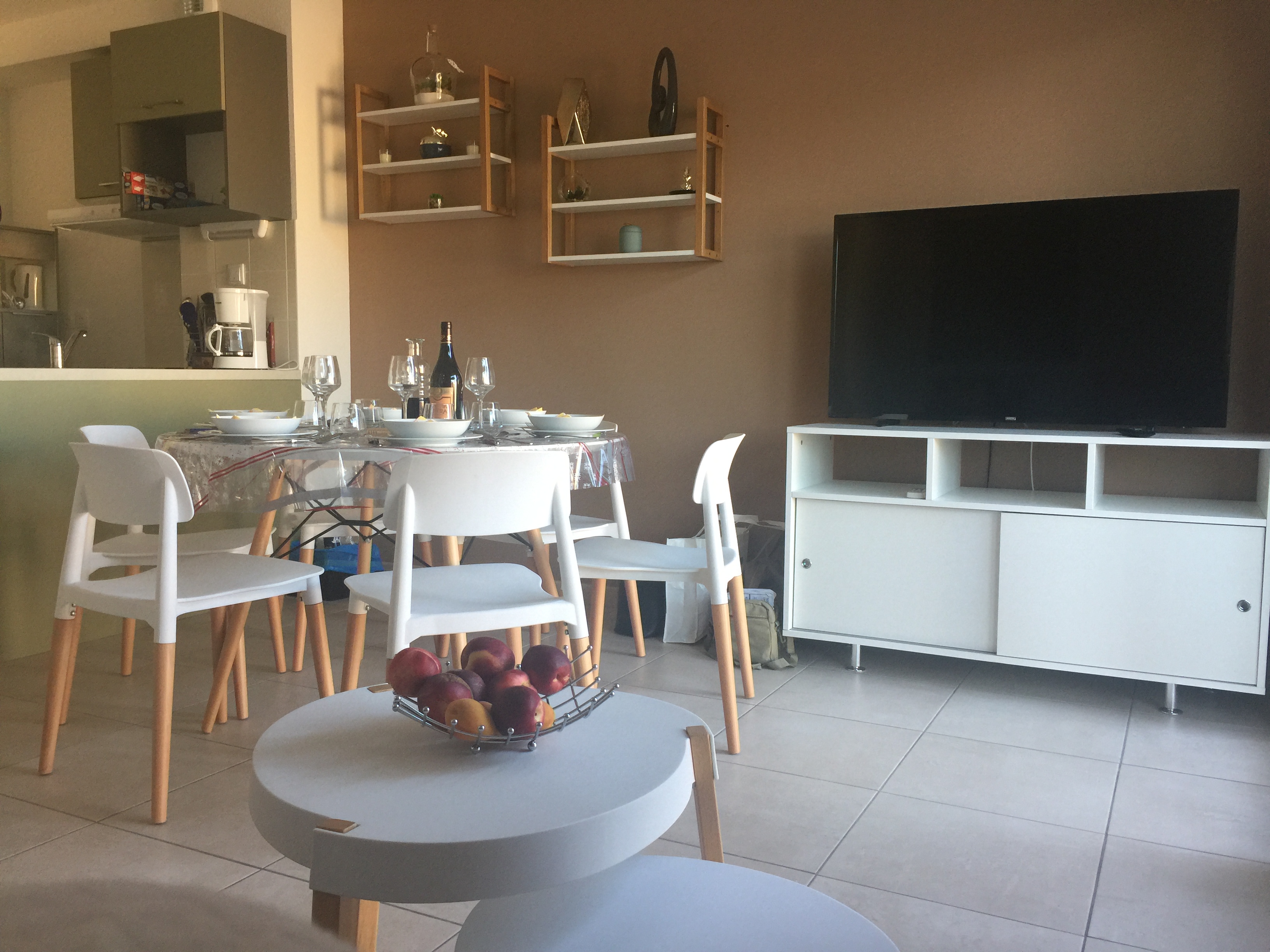 Recent pavilion with swimming pool near VALRAS BEACH