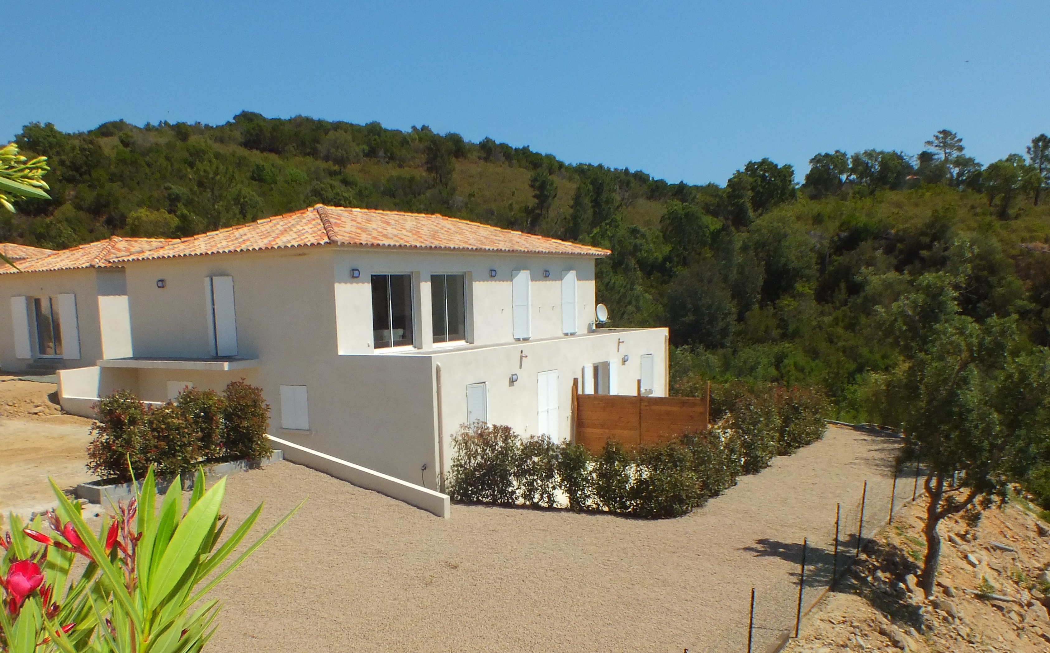 Property T3 on the ground floor of a villa
