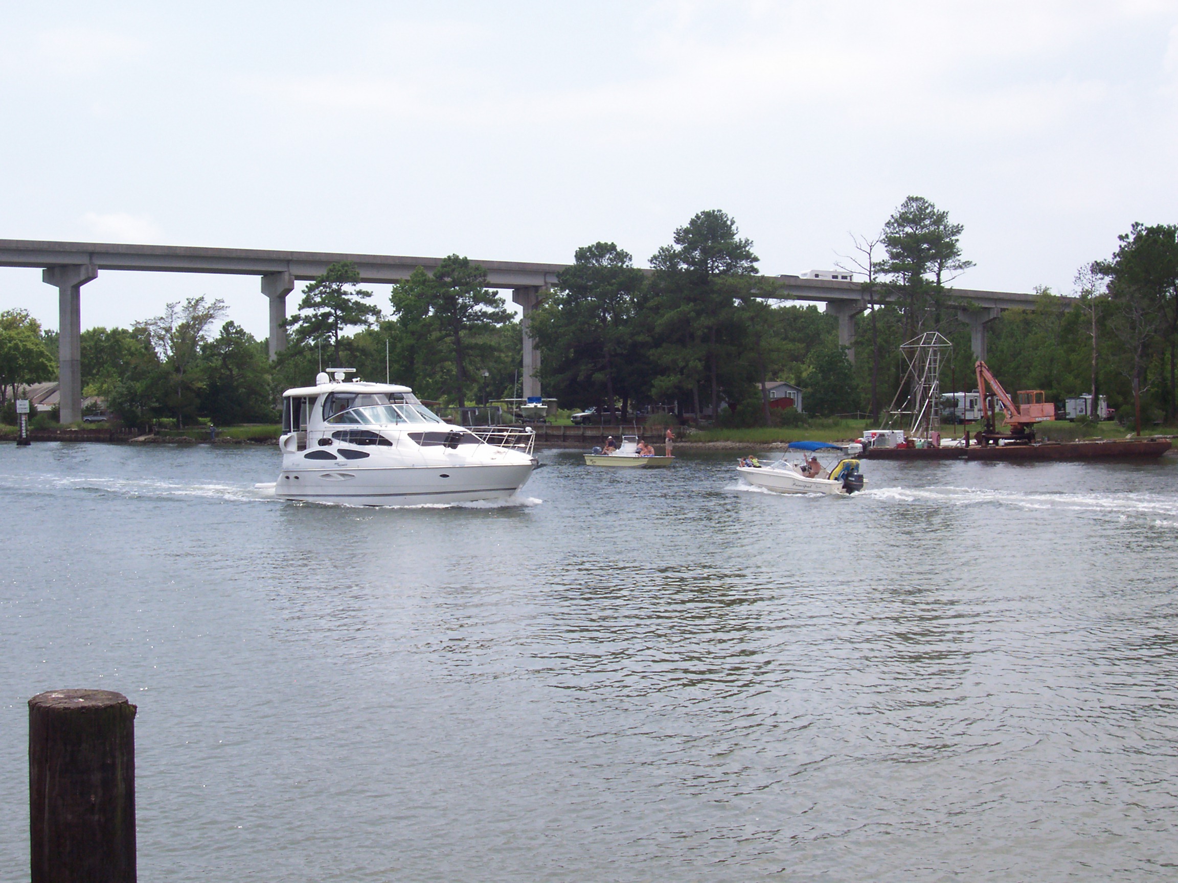 Houseboat on the Intercoastal Waterway Houseboats for Rent in