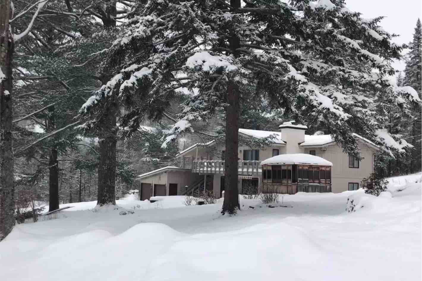 Relaxing retreat with lots of land near Killington