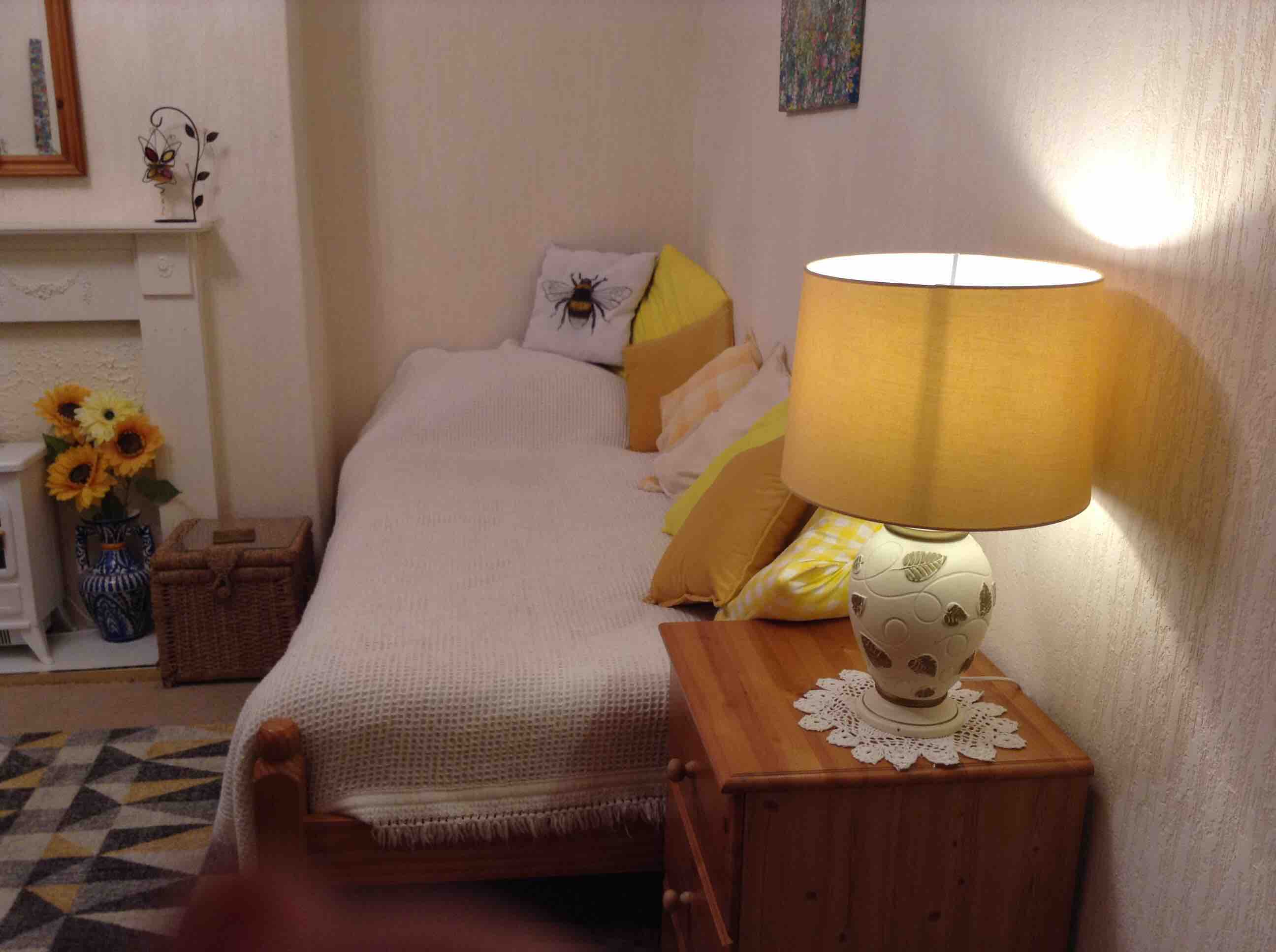 Single bed room babybedsit in Wigan District, Greater Manchester