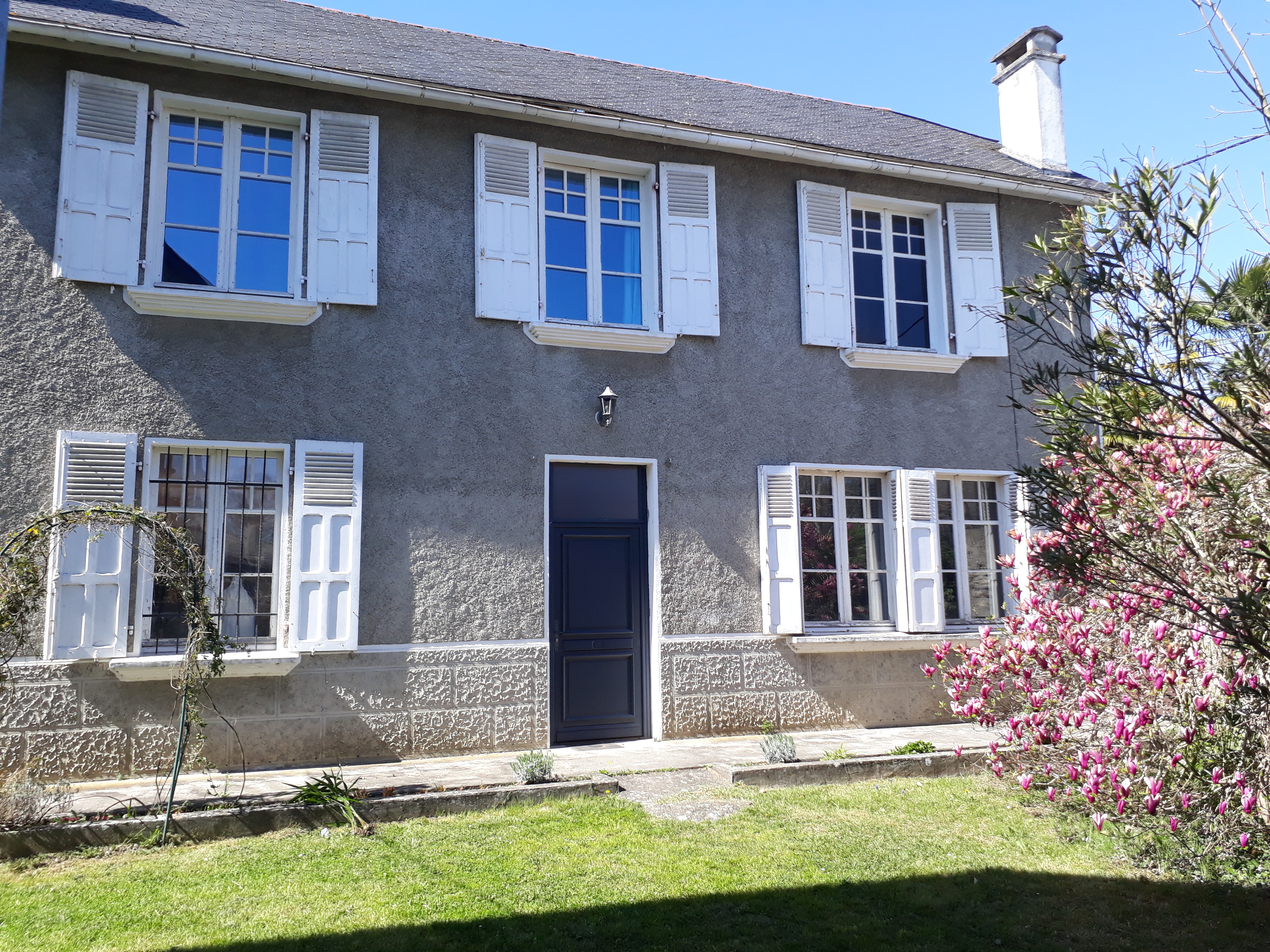 Grande Maison Familiale Bearnaise Pyrenees 64 Houses For Rent In Assat Nouvelle Aquitaine France