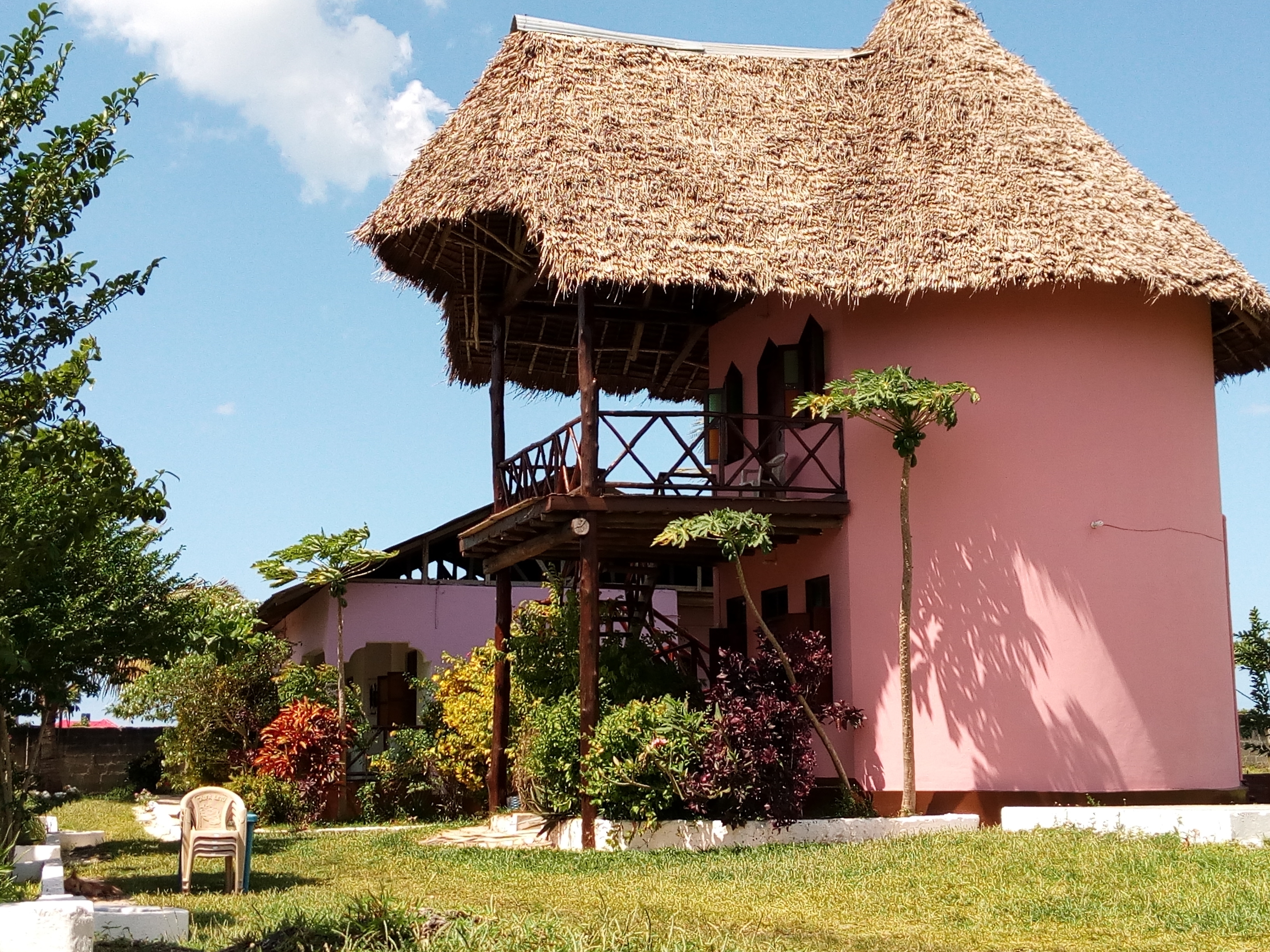 SAZANI bungalows #1