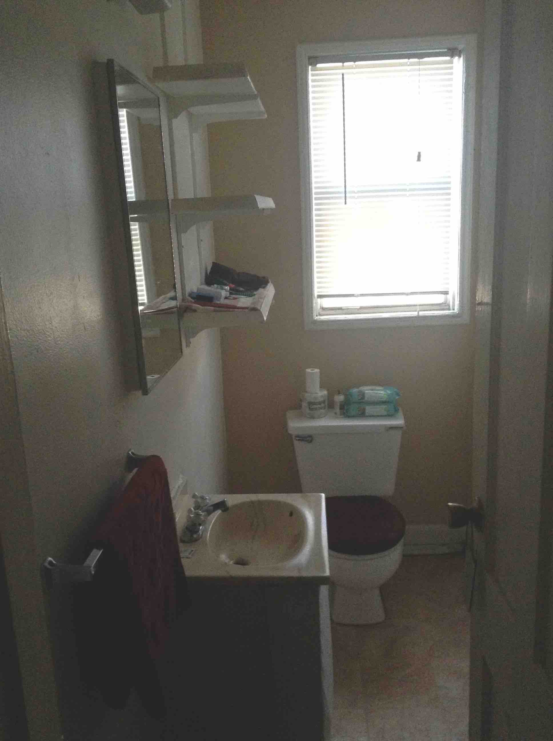 My apartment Is Clean and Charming. in Ralph Bunche, Oakland