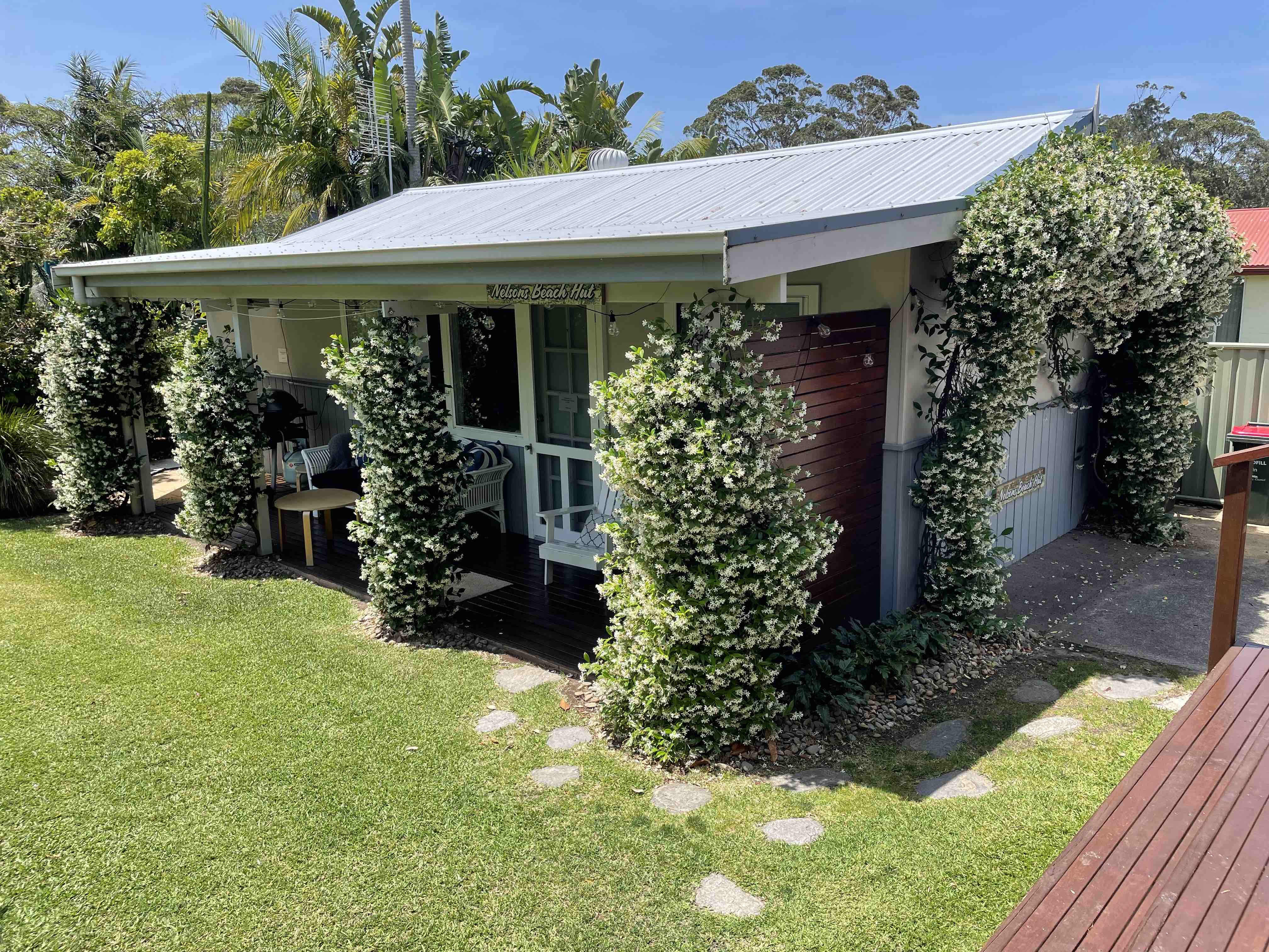 Eco - friendly Nelson's Beach Hut
