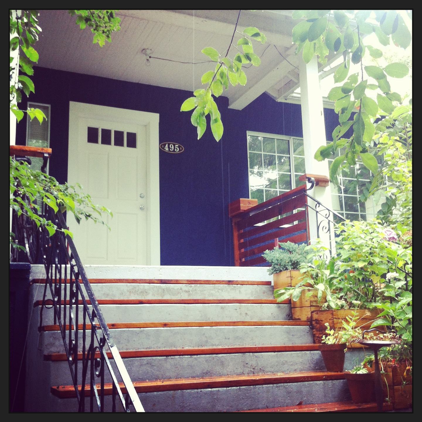 Private top floor on vibrant Main St