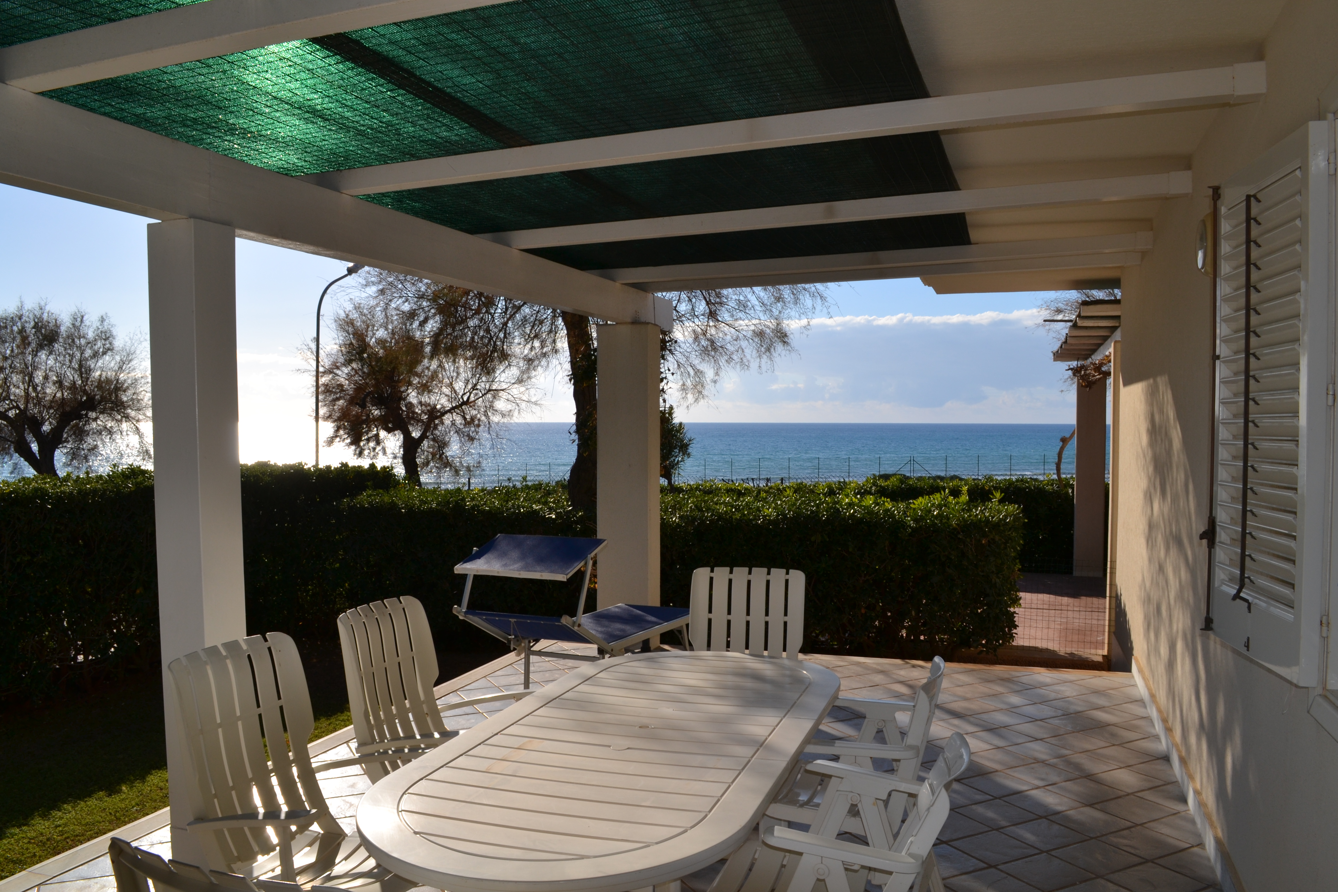 BEAUTIFUL SEAFRONT VILLA MARIANNA