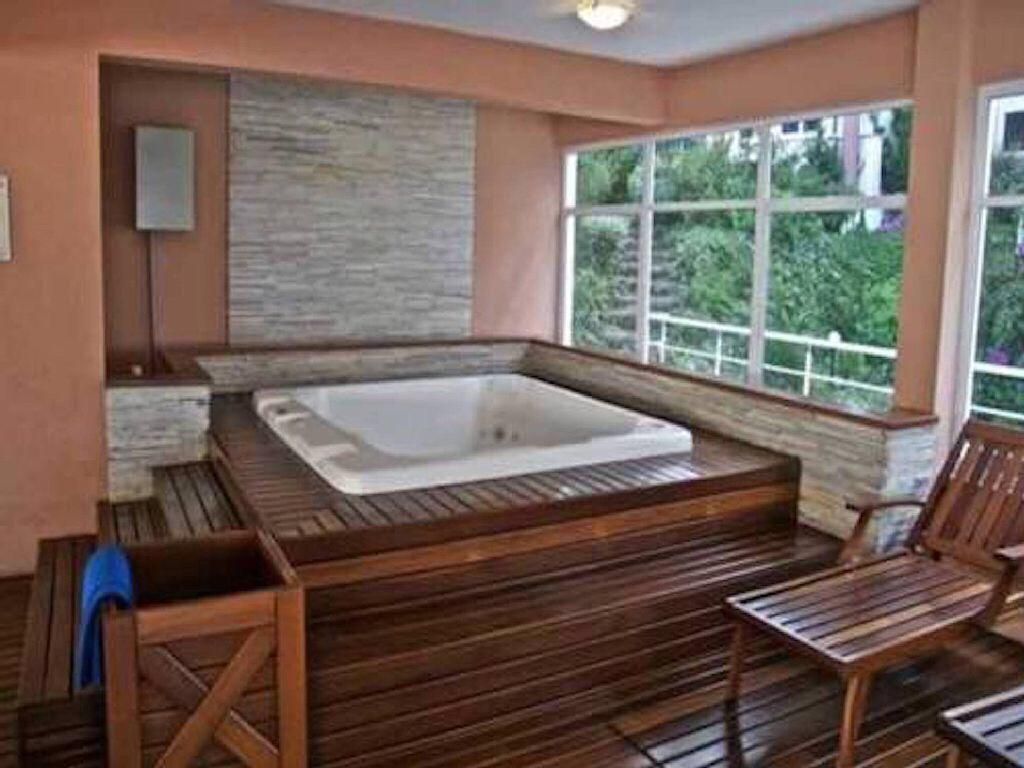 Cozy 1 bedroom apartment. In gated community