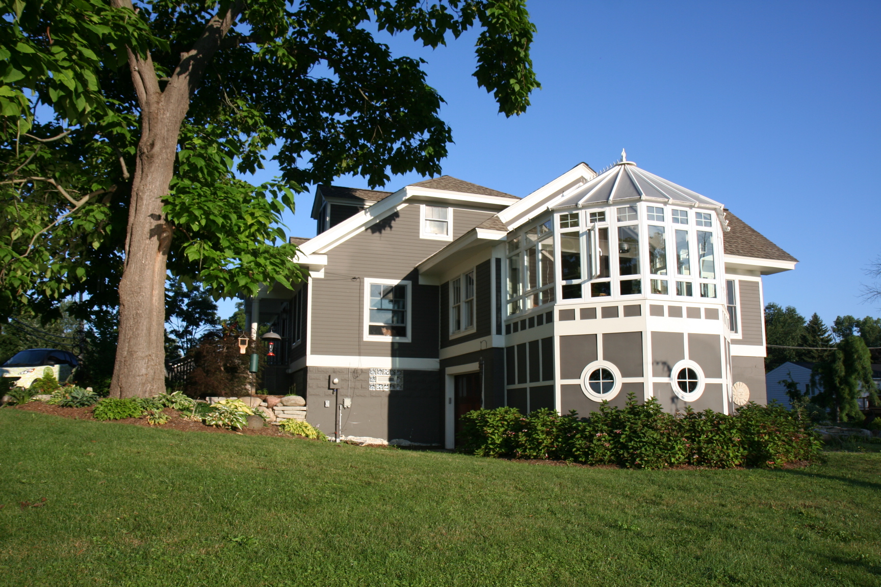 The MontgomeryHistoric Lakefront Home / house Houses for Rent in