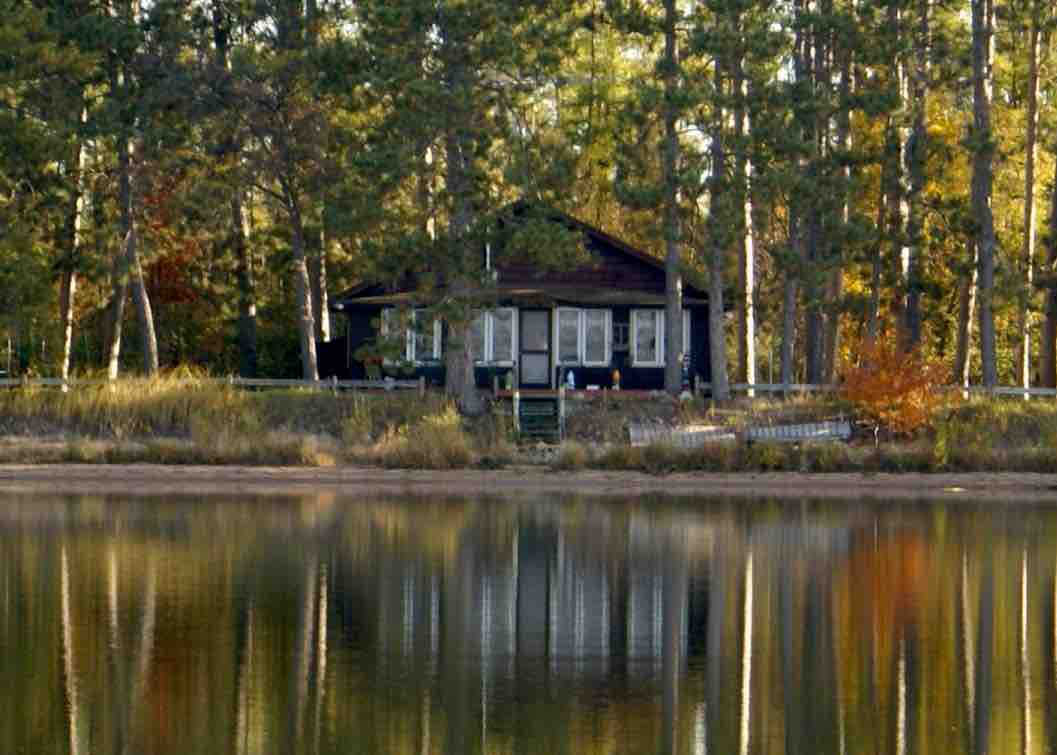 The Boxcar Cozy 2 Bdrm Cabin on Waters Edge Cabins for Rent in