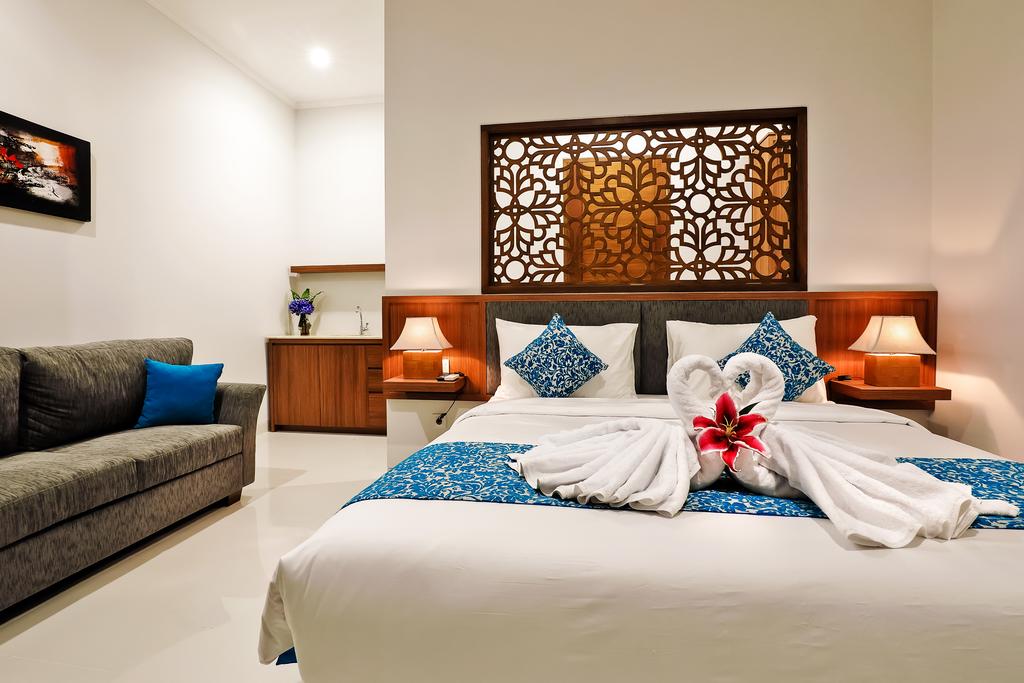 Private Room with Large swimming Pool @ Denpasar