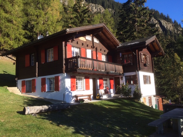 Idyllic chalet surrounded by Valais mountains