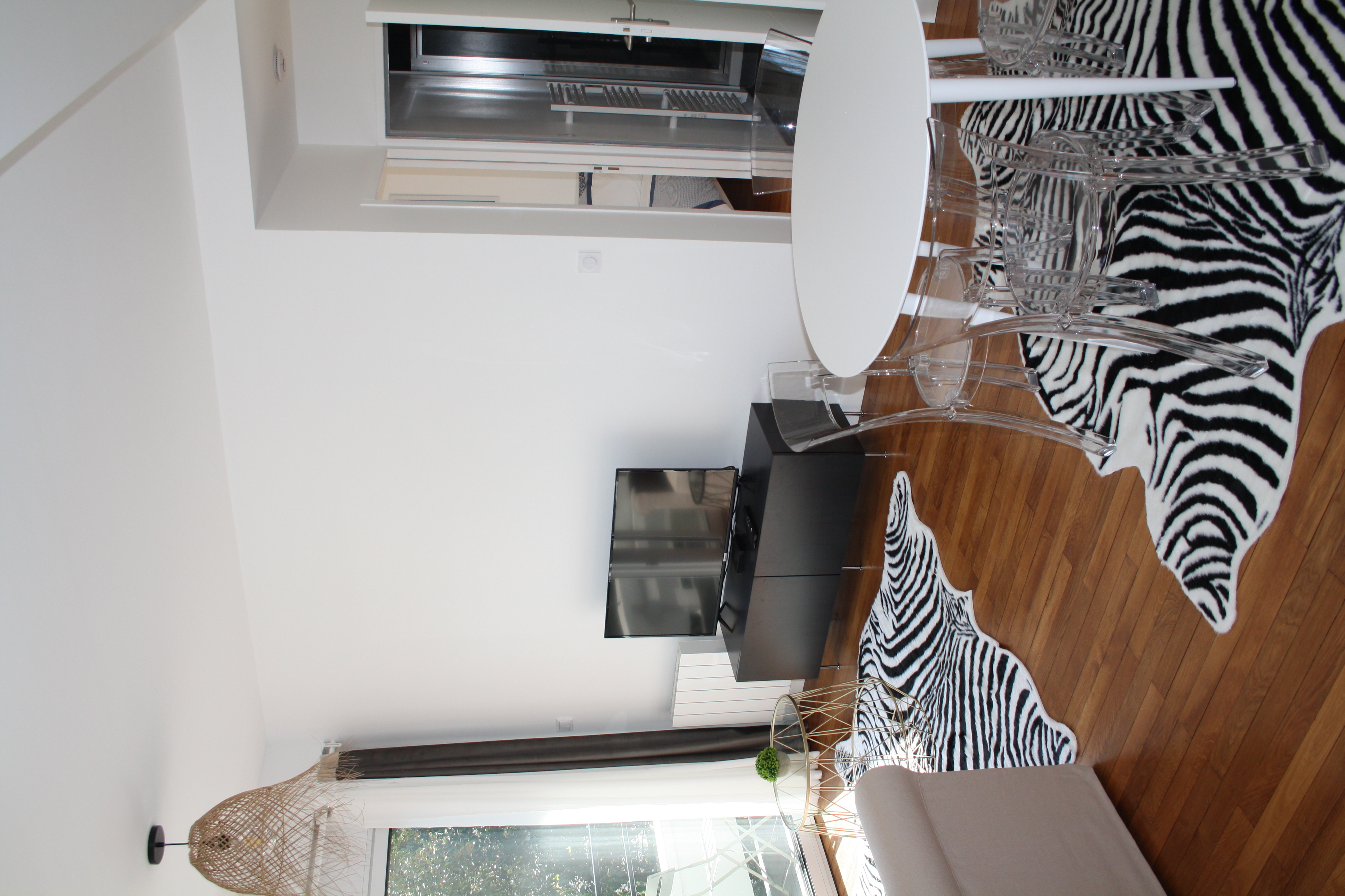 Beautiful very bright apartment with large balcony