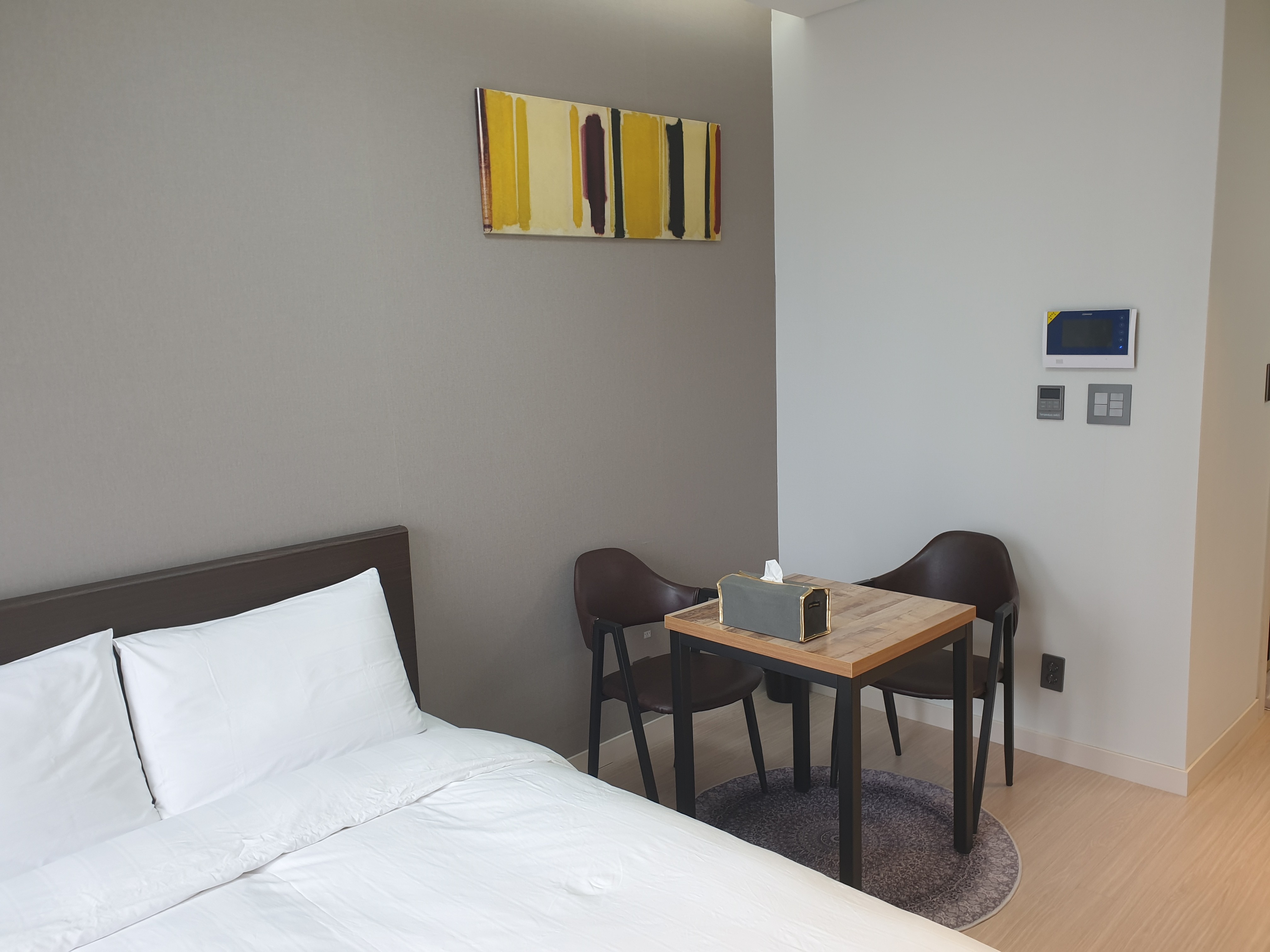 Sokcho Sunrise Hotel # City Center Location # Self Check-in # 5th Floor # Modern Home