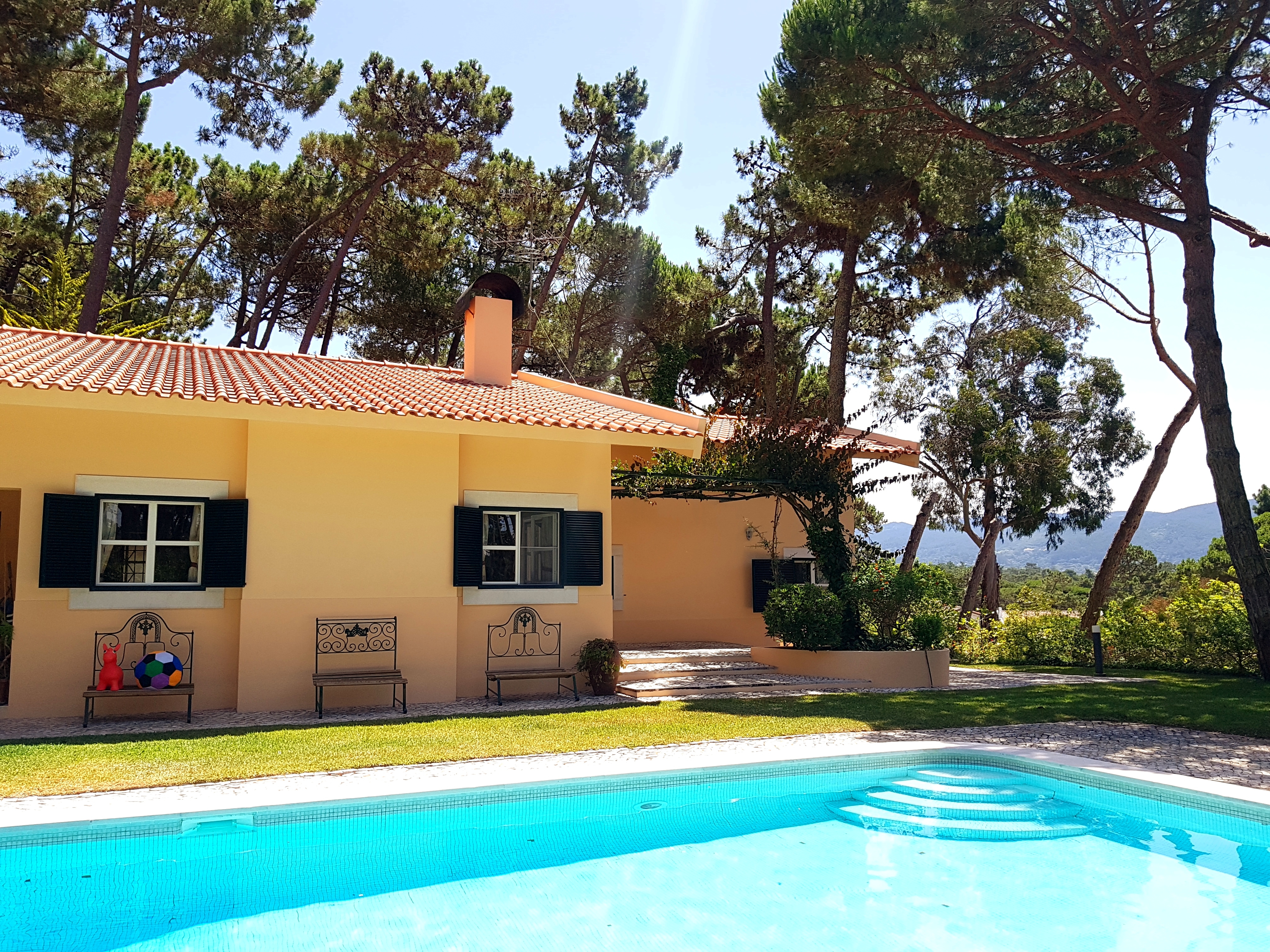 Casa do Banzão, Sintra - Near Beach - Villas for Rent in Colares, Lisboa,  Portugal - Airbnb