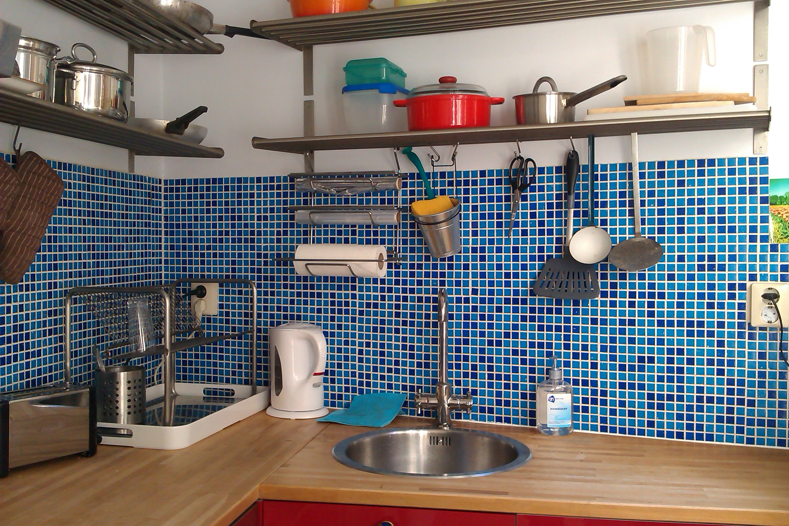Sunny bedroom and cosy living/dining room (w/bike) — Rotterdam stay