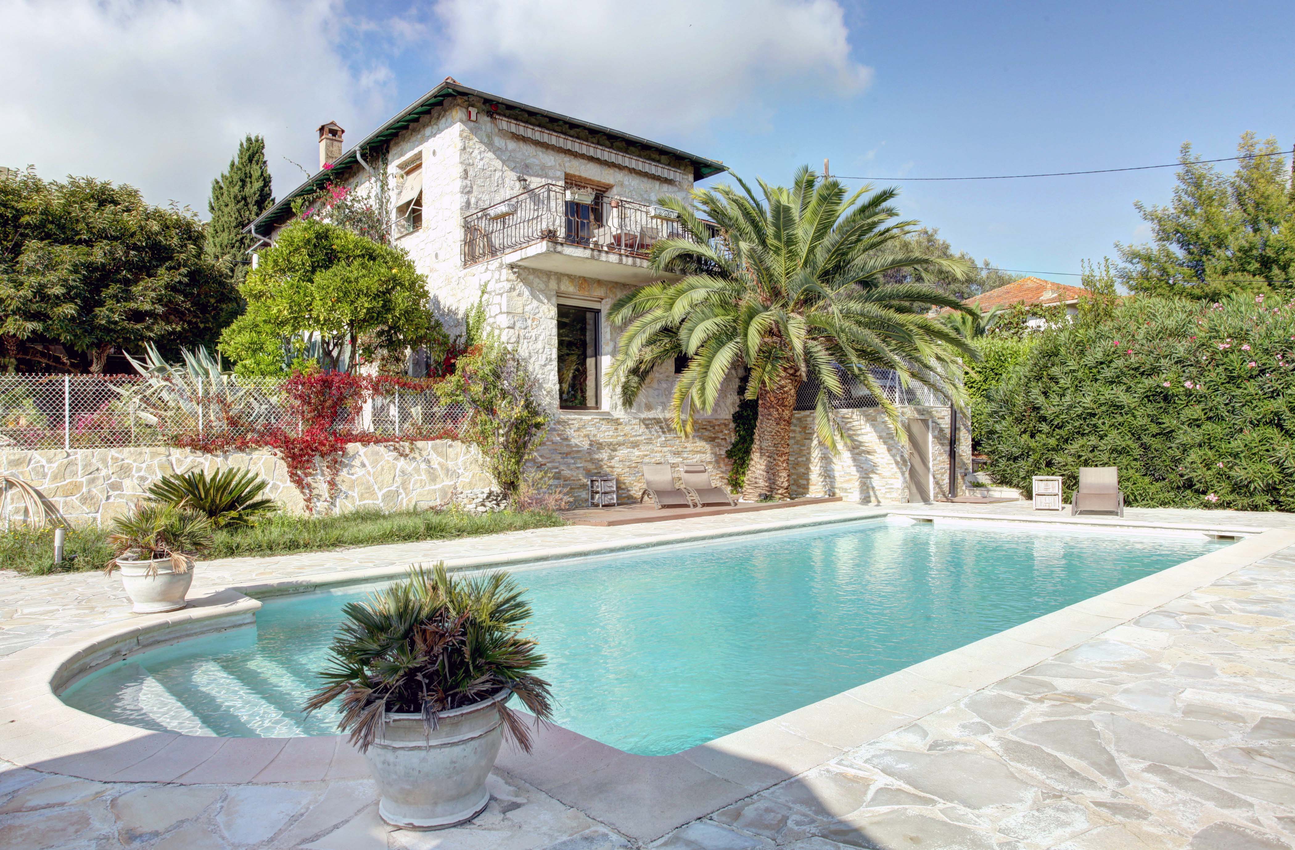 Bas de Mas Provençal with Swimming Pool & Garden