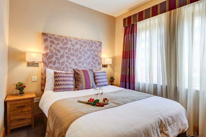 No.6 The Kingfisher, King size bed ensuite room