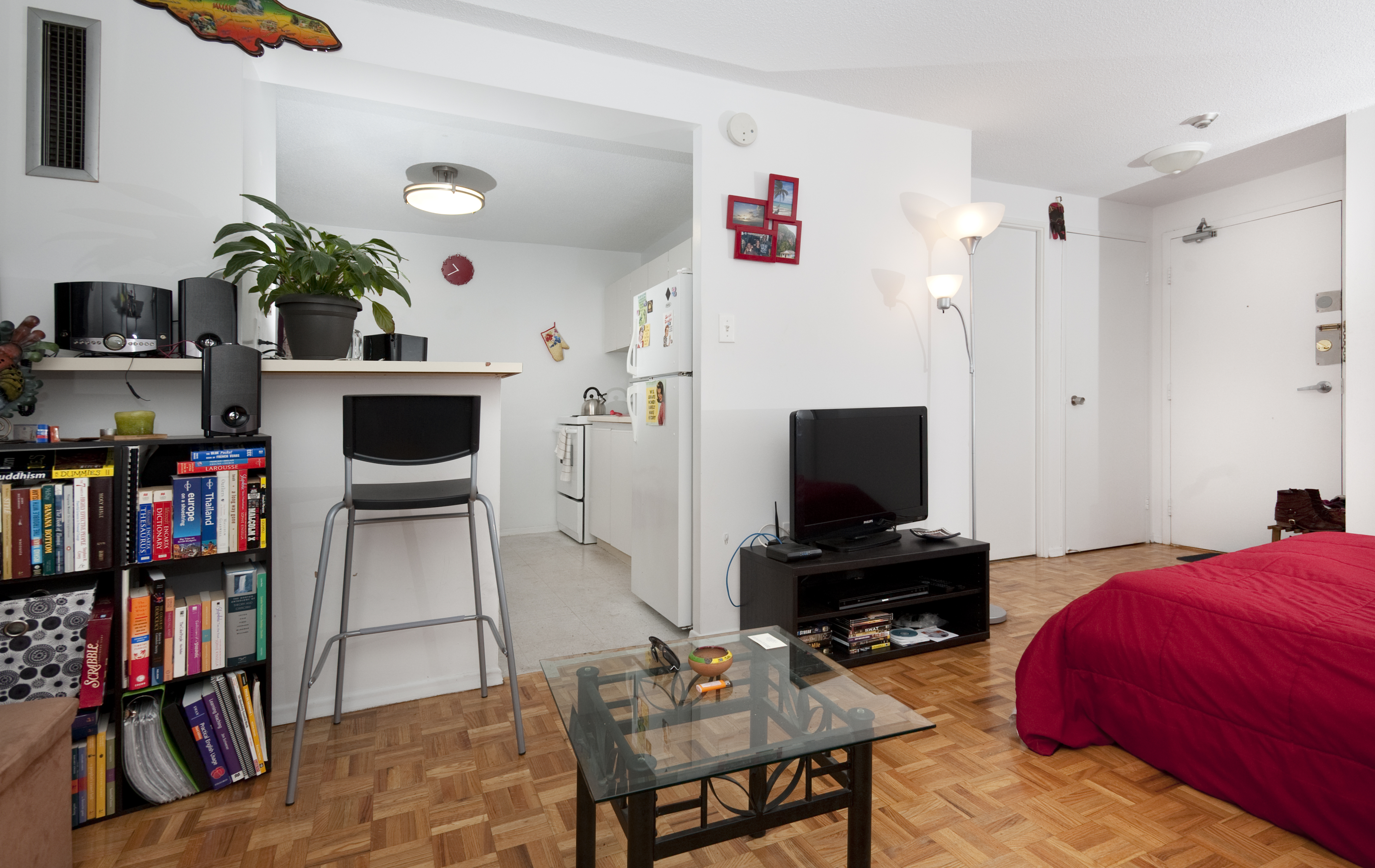 Gorgeous studio in the heart of T.O in Kensington-Chinatown, Toronto