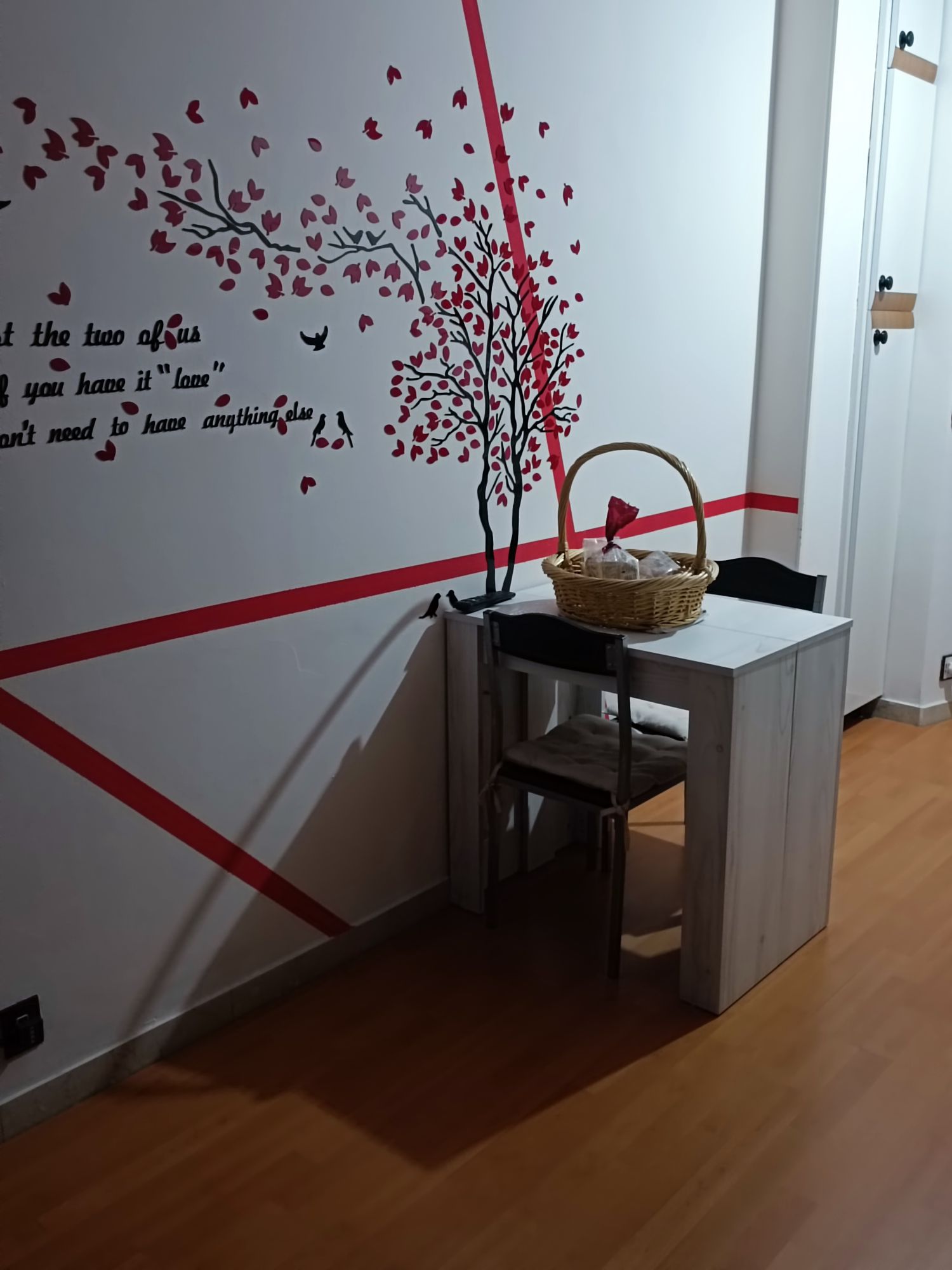 Two-room apartment complete with everything!