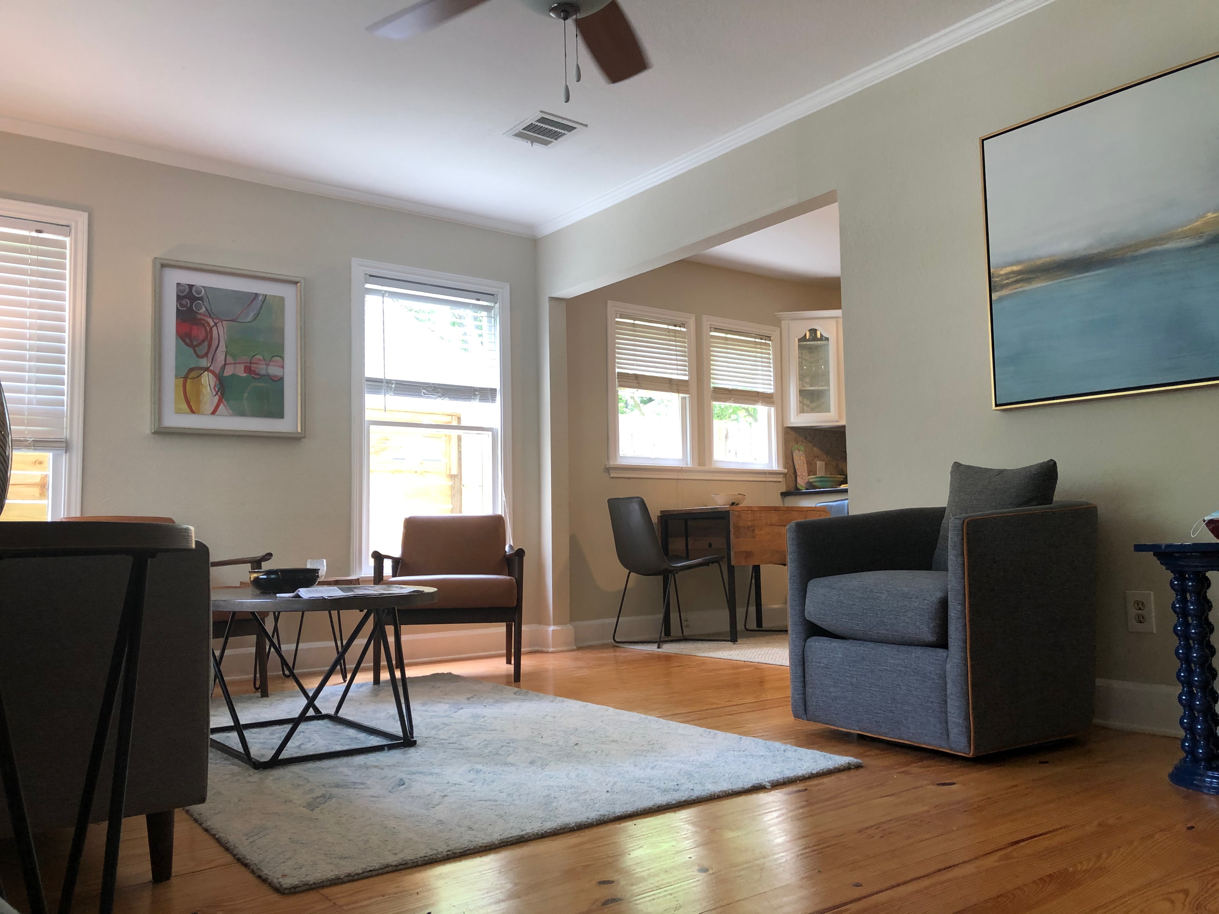Classic bungalow in fun iconic Austin neighborhood in 78751, Austin