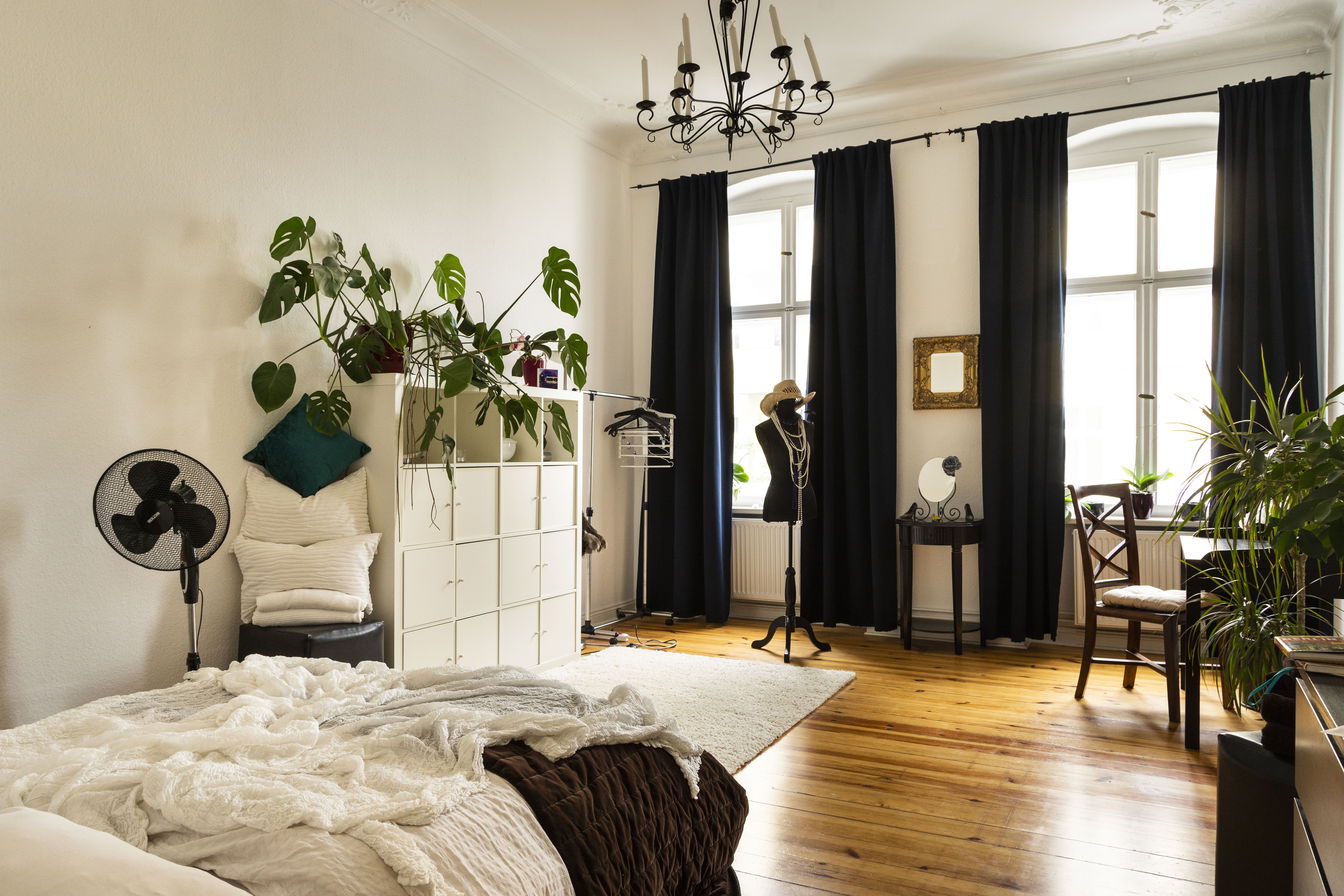 Large room in Berlin's heart, super high ceilings