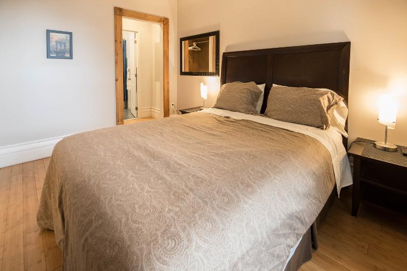 Plateausuites #2, 1BR apt, Best@Plateau