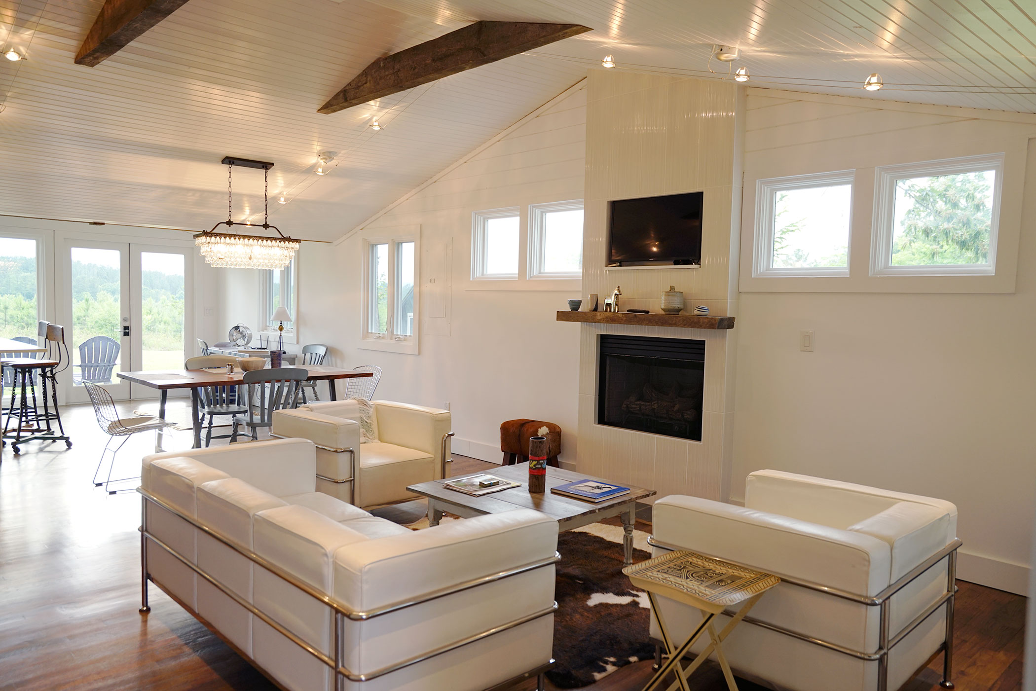 2 min to TIEC The Orange Door 3br 2ba LUXE Cottage Houses for Rent in