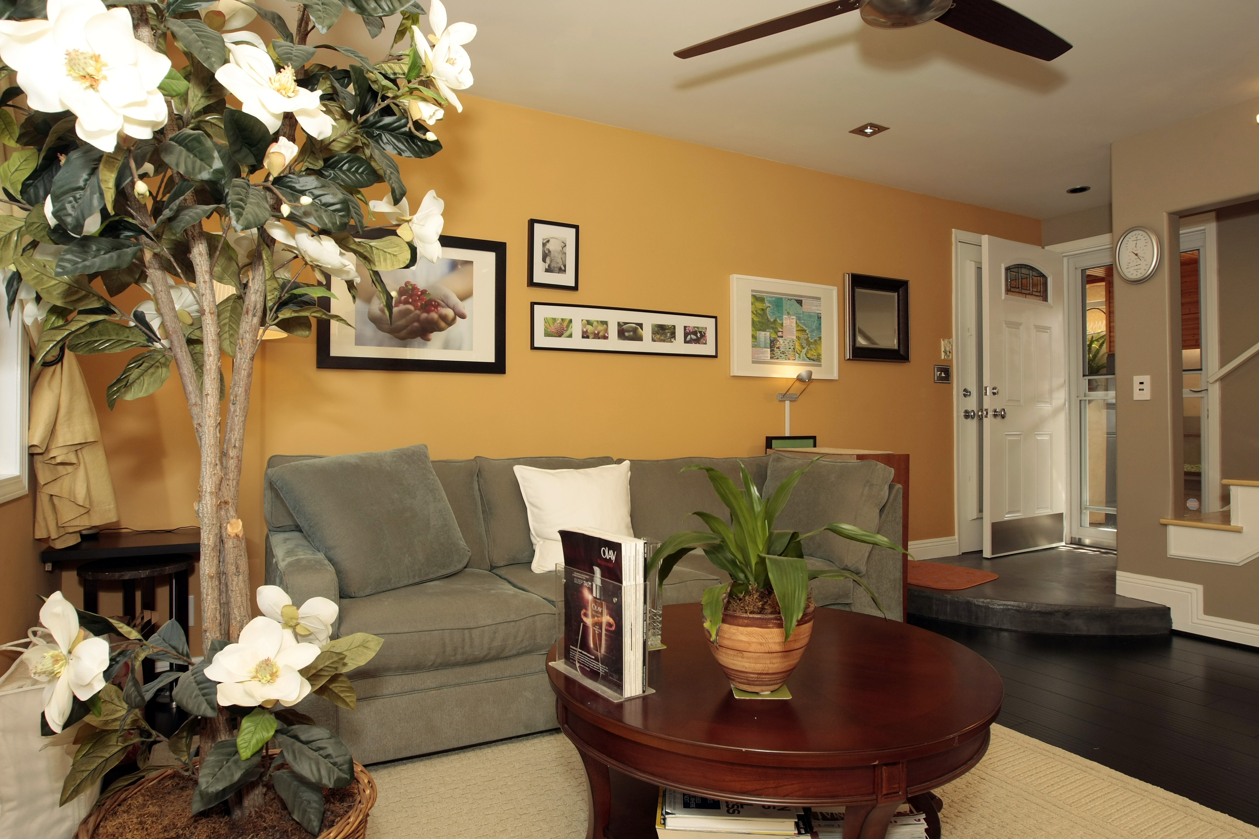 Charming 2 Bedrooms 2 Baths Villa Patio BBQ Garage in Long Beach, Los Angeles