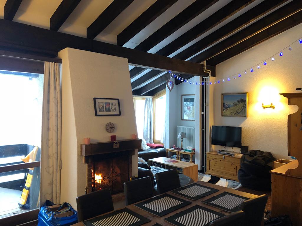 Swiss chalet style apartment sleeps 6, near Gryon