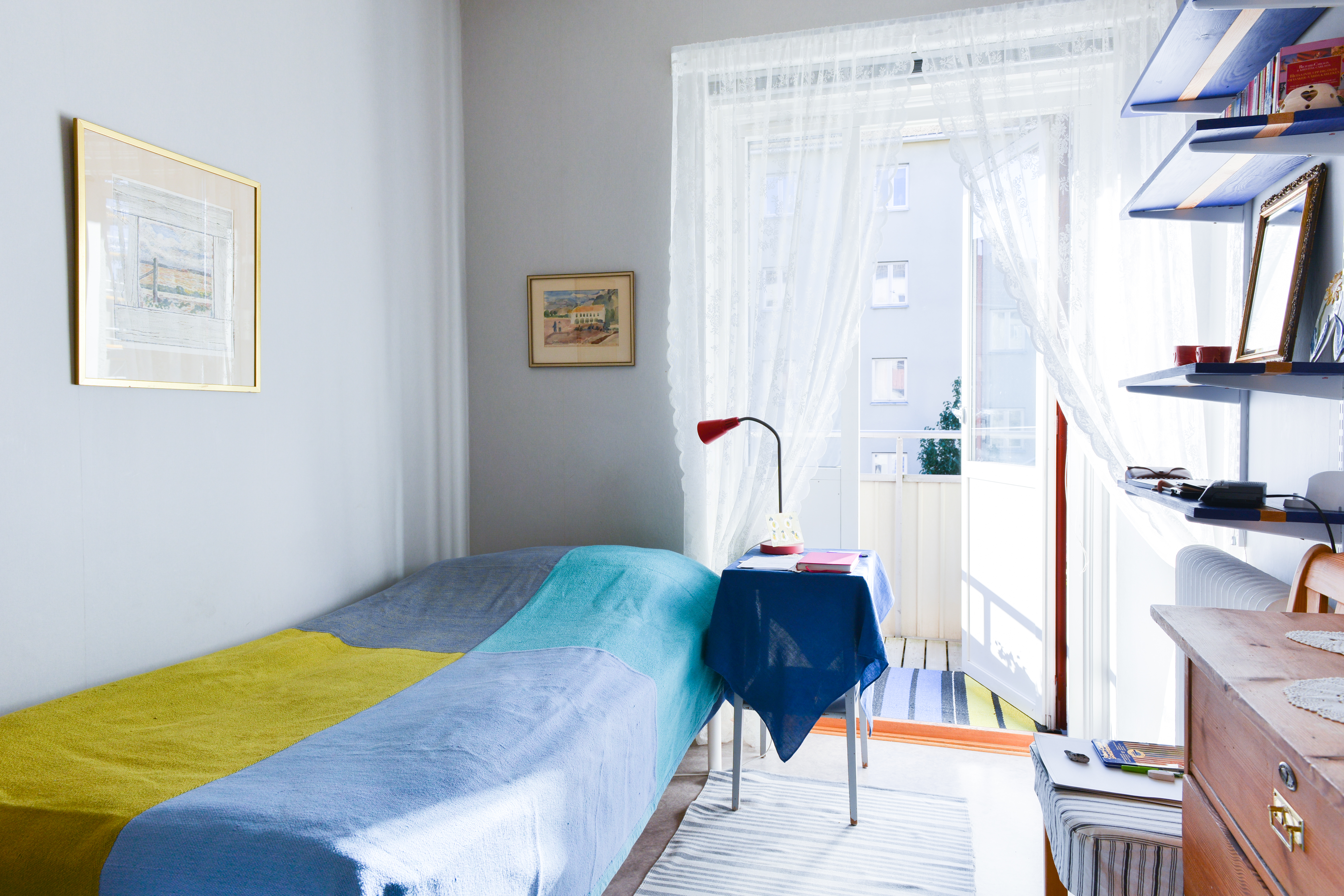 Room by the sea in the idyll Majorna