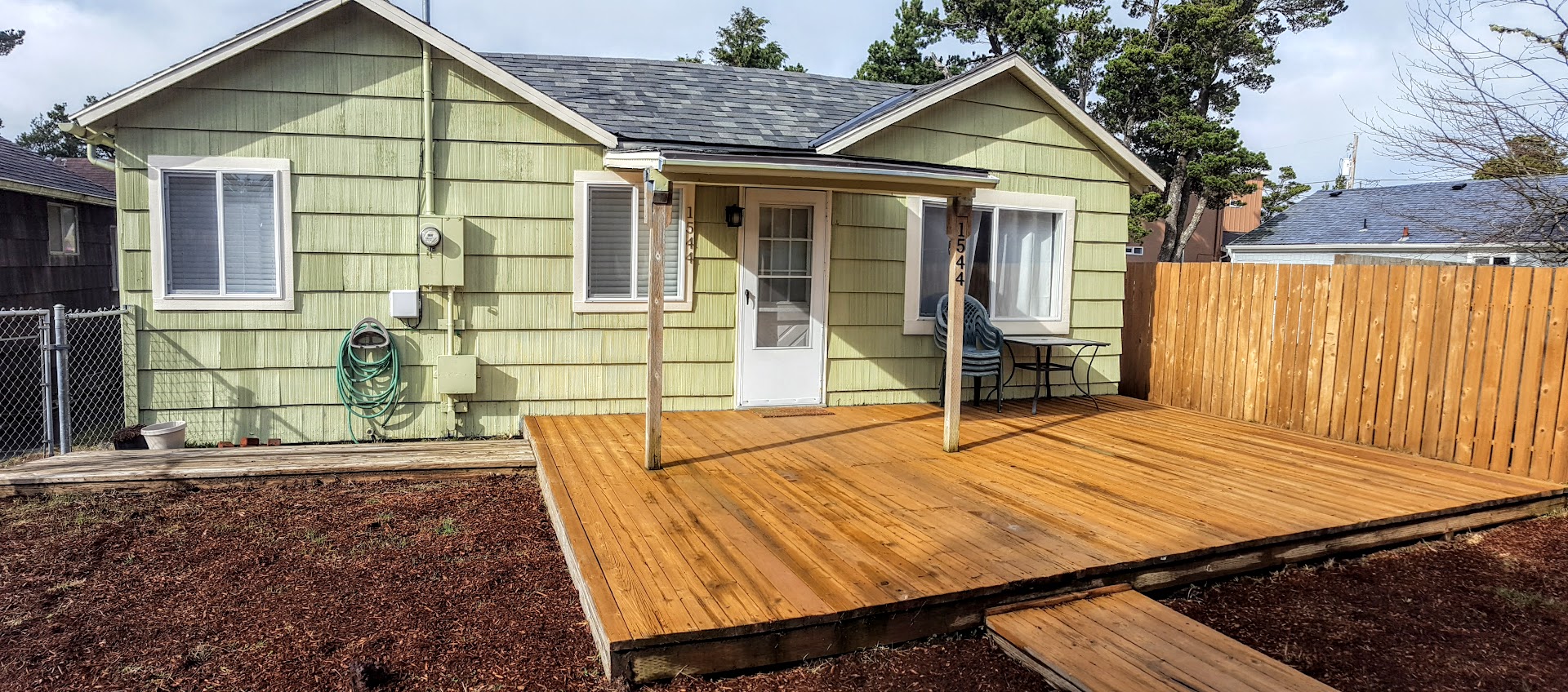 North Shore Cottage Perfect Beach Location! Cottages for Rent in