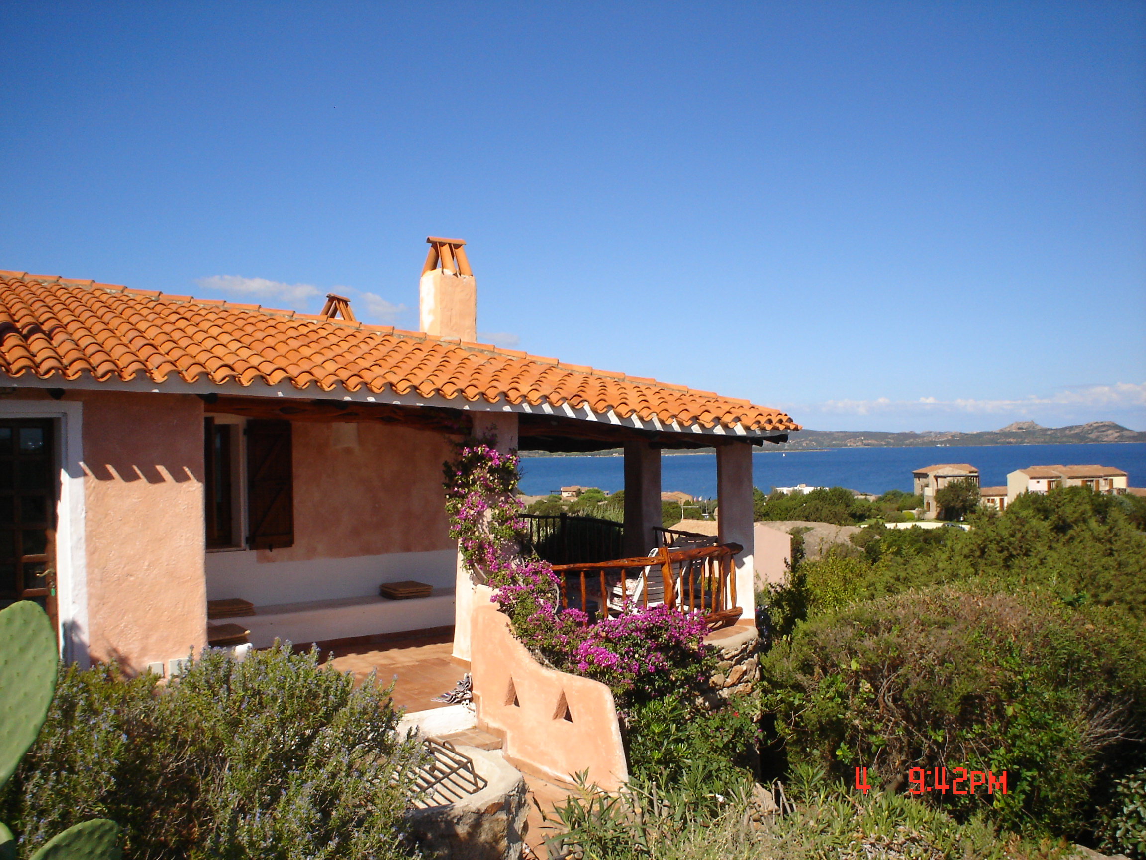 Minimalist Apartments In Sardinia To Rent with Modern Garage