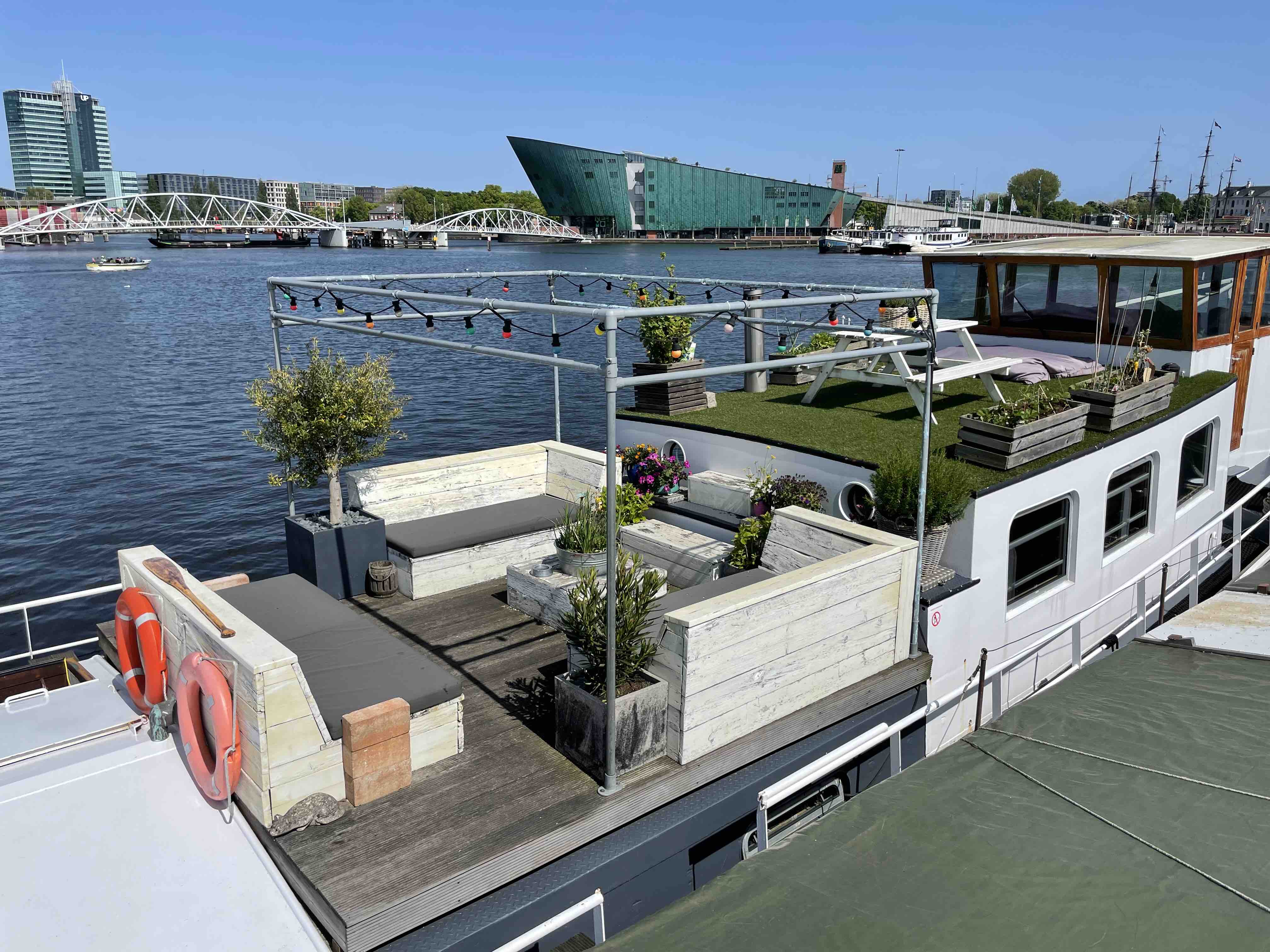 Houseboat Neeltje unique experience