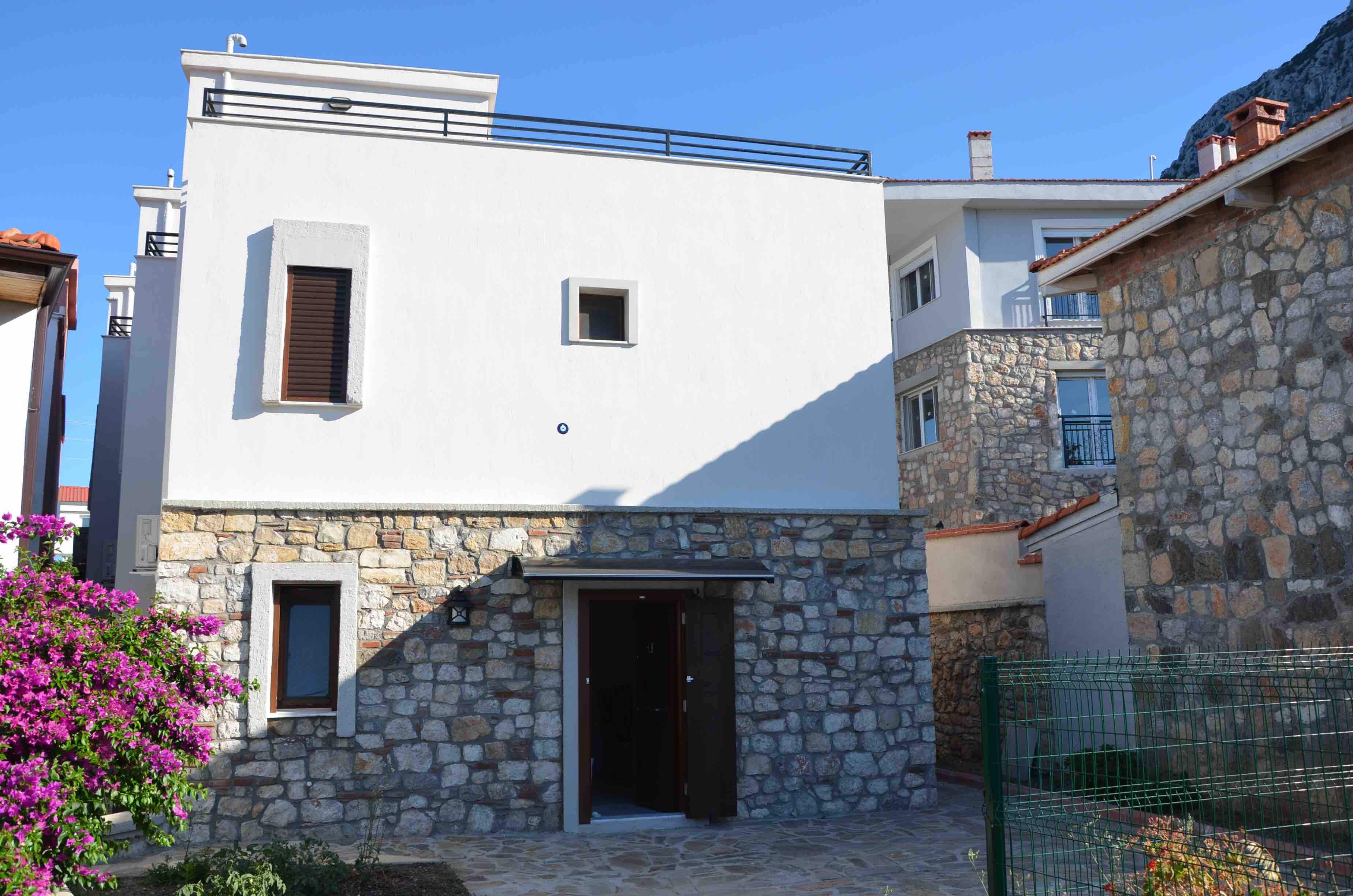karaburun saip koyu mustakil tas ev 2 karaburun sehrinde kiralik evler izmir turkiye