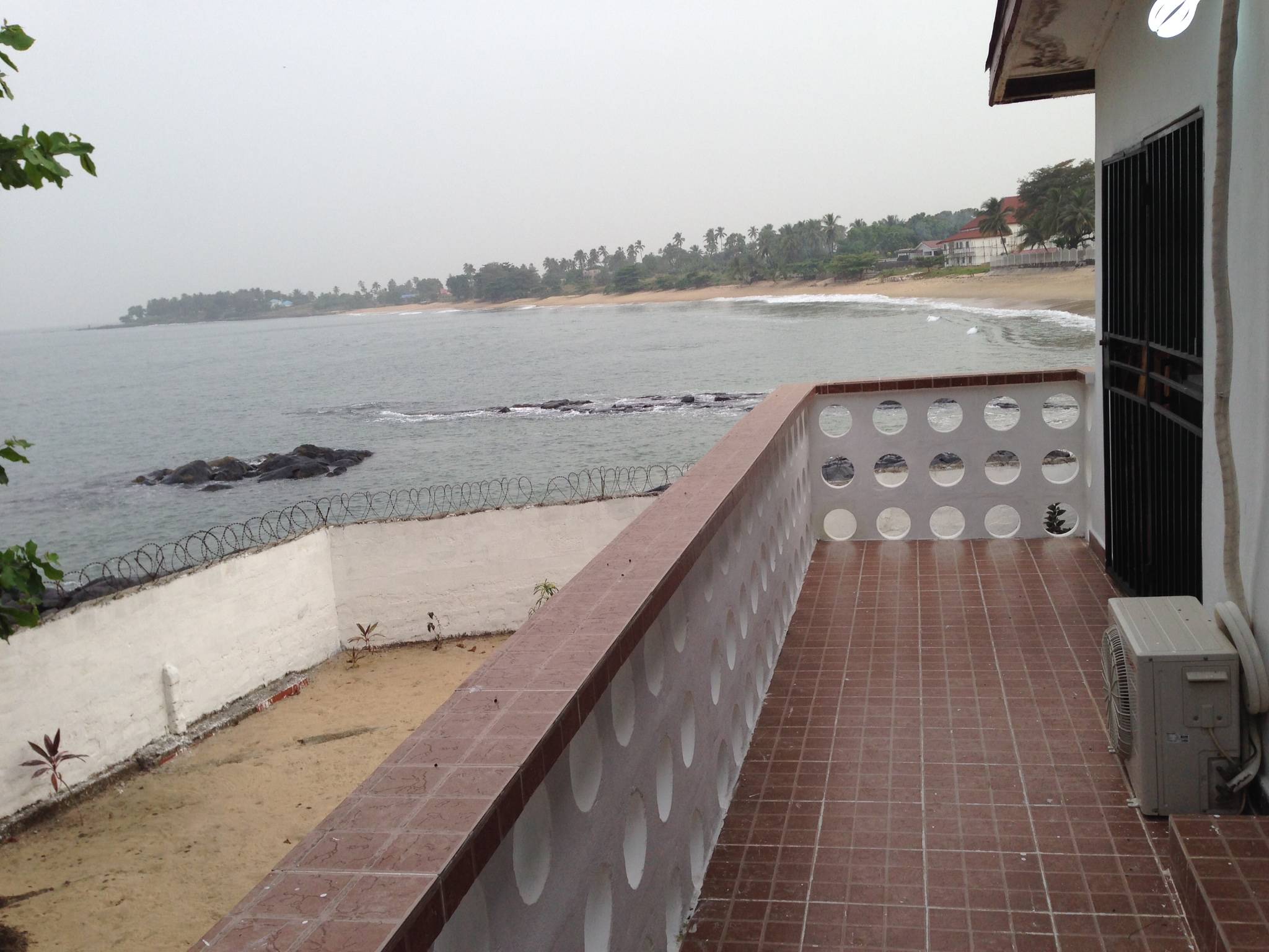 Stunning 2 bed Beach Front House Houses for Rent in Freetown, Western