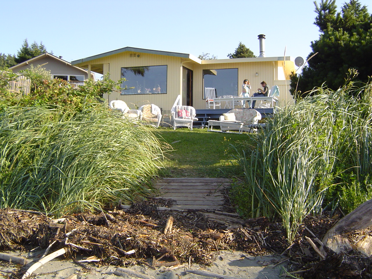 Beachfront cozy house quiet kayaks dogs fire pit Houses for Rent in Freeland, Washington