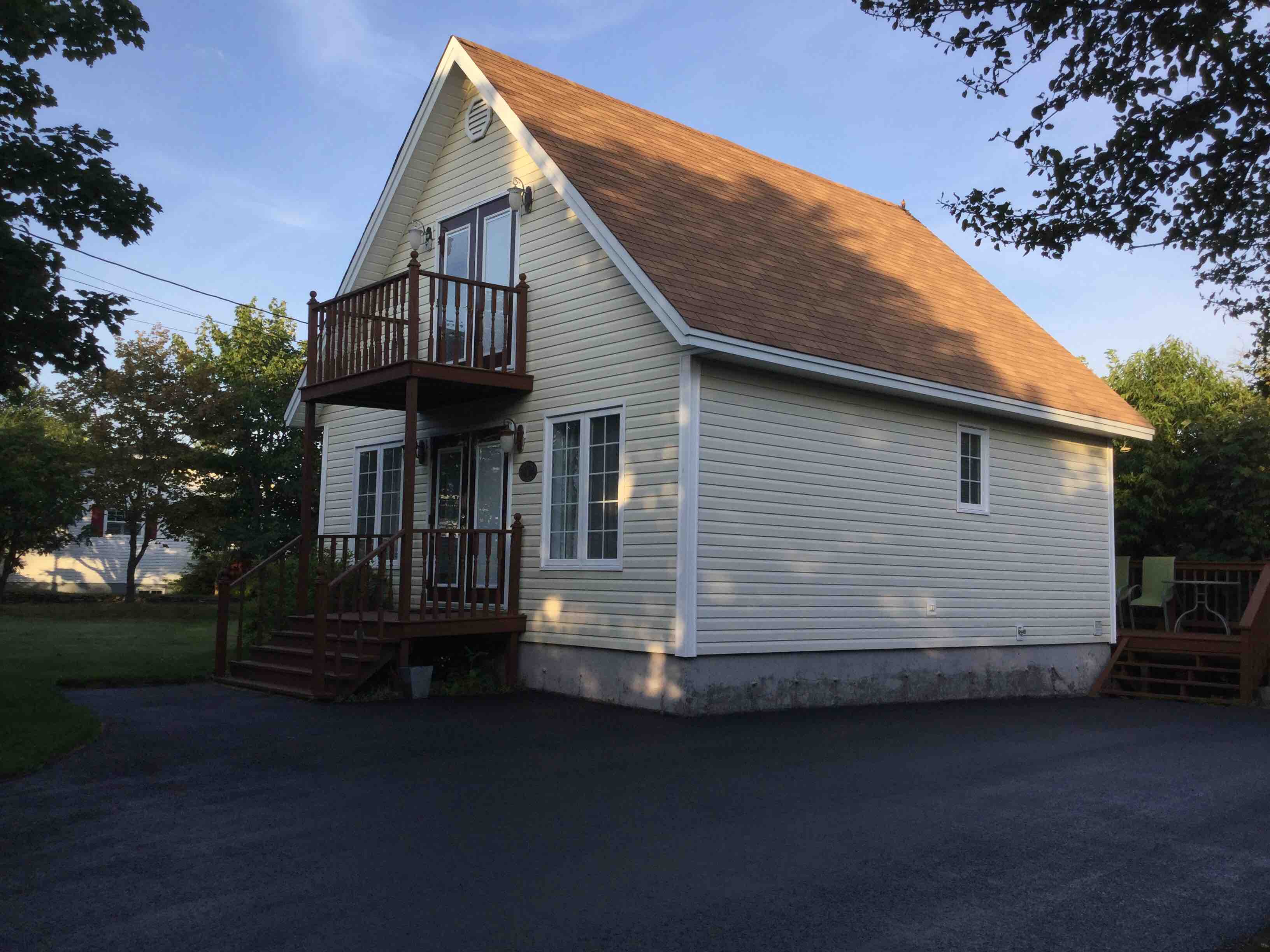 Klondyke Cottage Houses for Rent in Bay Roberts , Newfoundland and