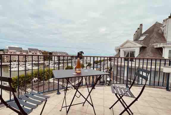 Apartment Pouliguen/La Baule: facing port and sea