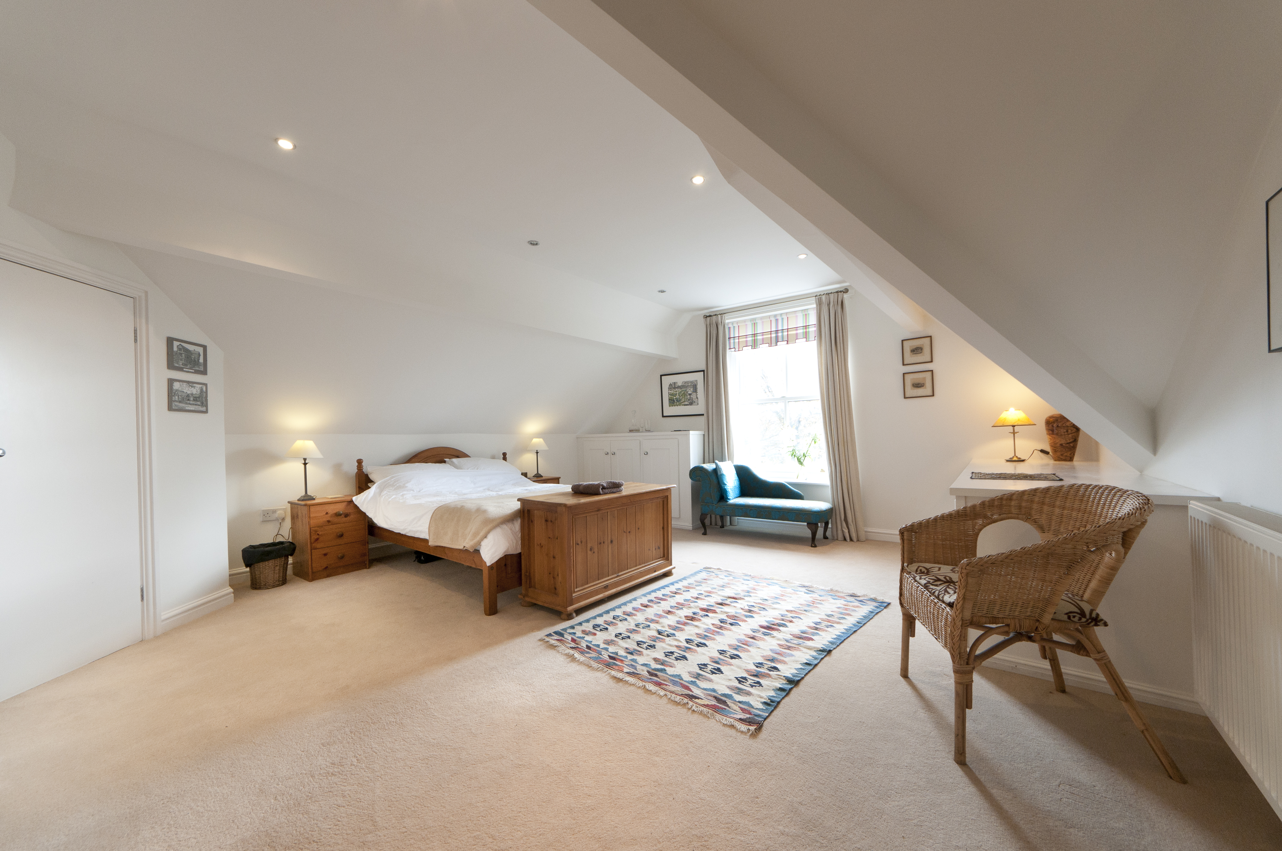 Large double room in beautiful spa town