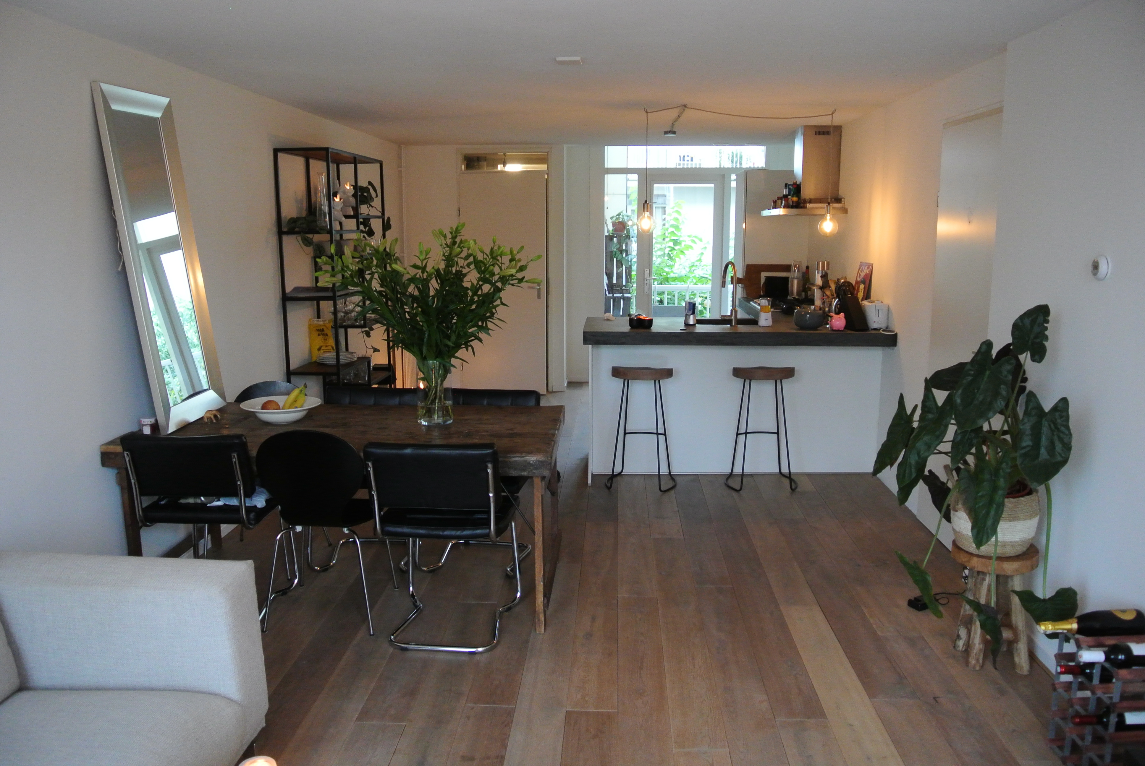 Cozy apartment with canal view — Amsterdam stay