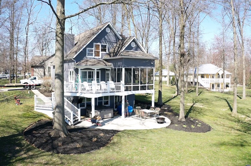BEAUTIFUL LAKE HOUSE ON GRAND LAKE ST MARY'S Häuser zur