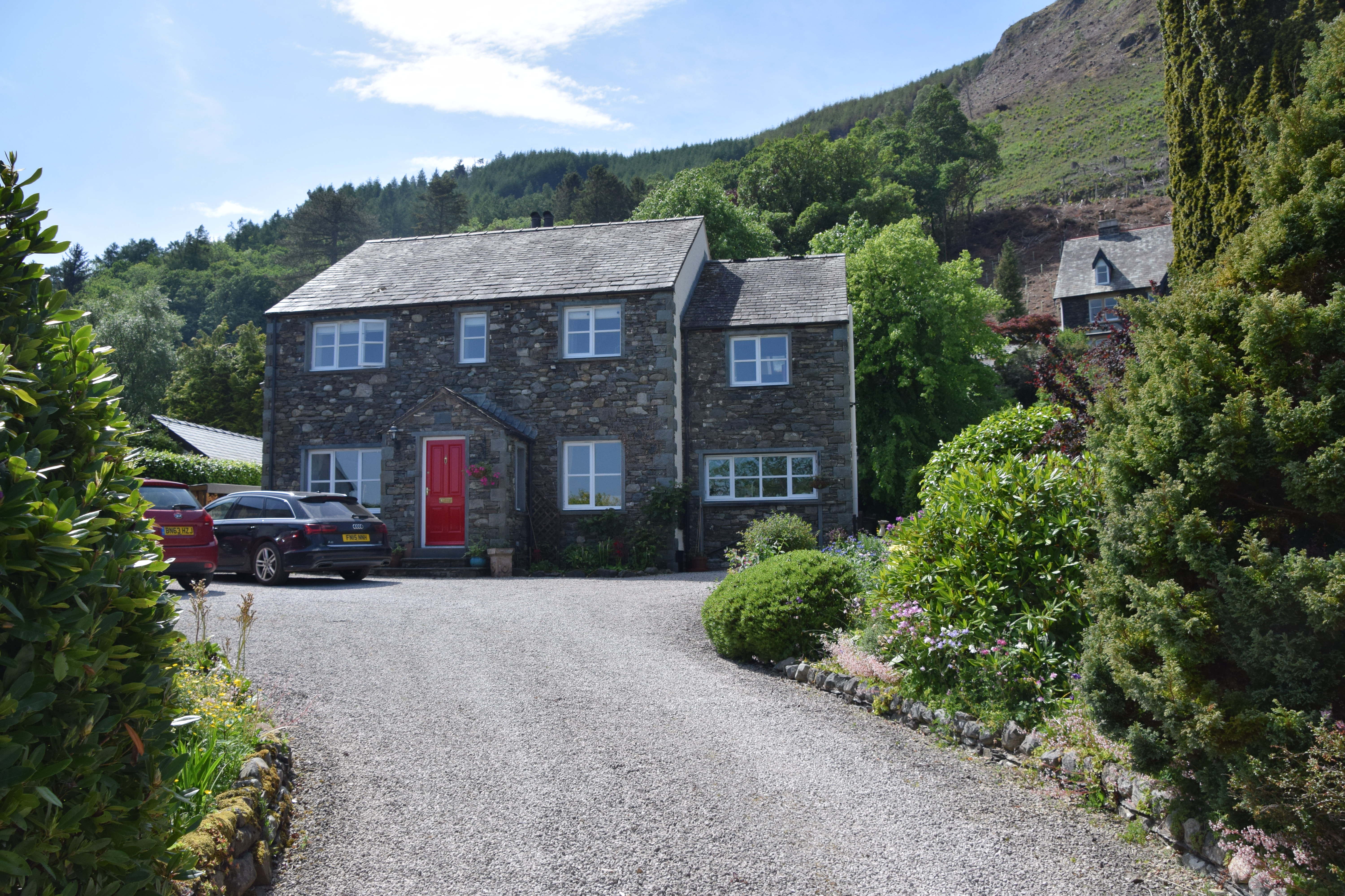 Private, comfortable apartment with Skiddaw View