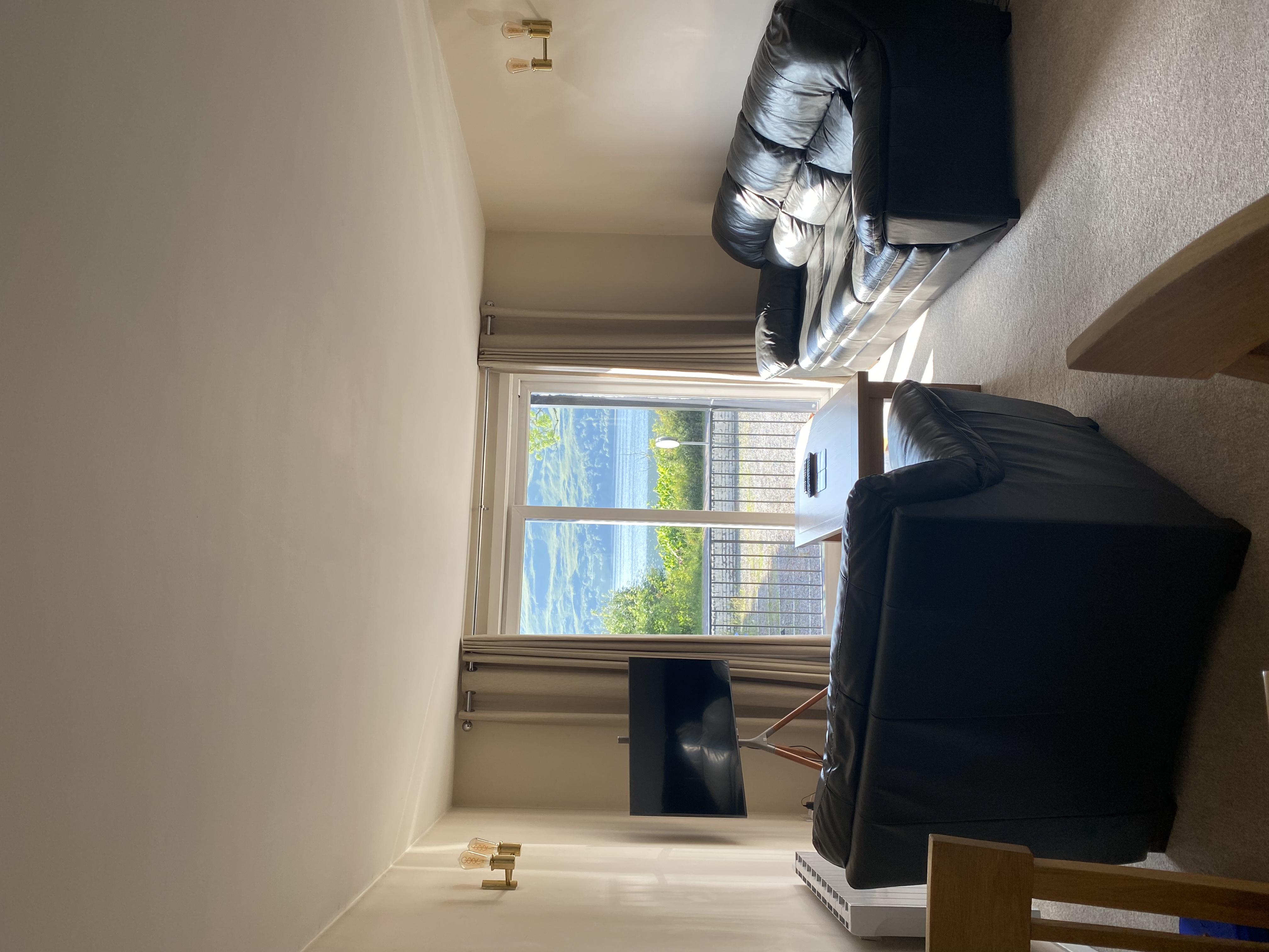 Appin, Beautiful Lochside Apartment with Balcony