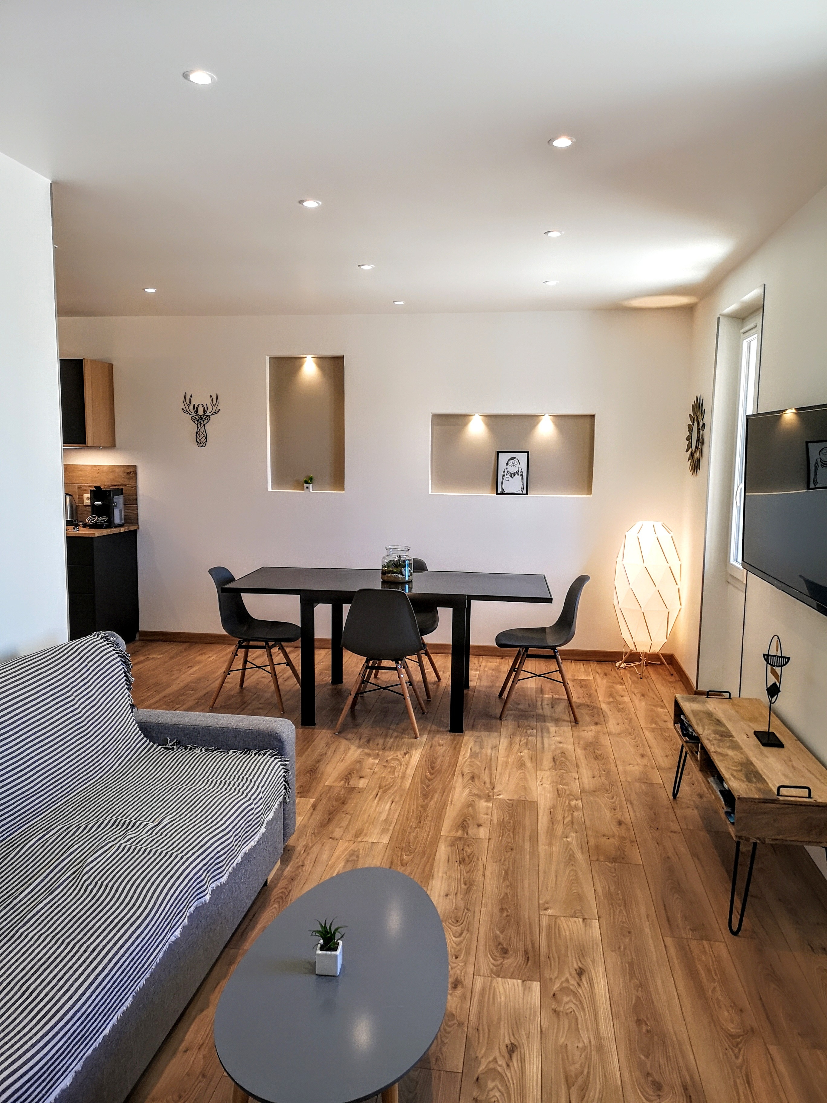 Pleasant sea view apartment close to the beach