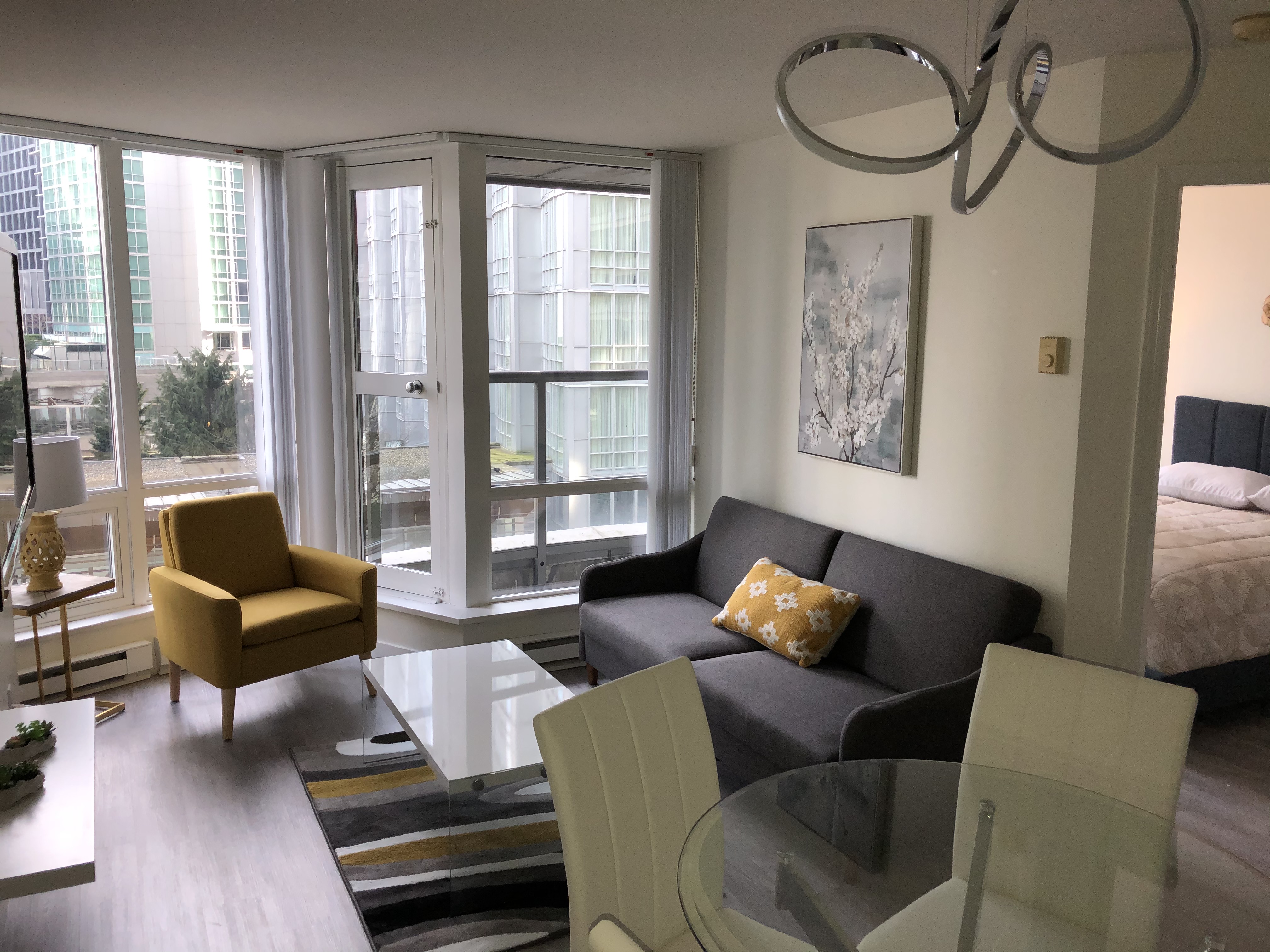 Coal Harbour Luxury Apartment
