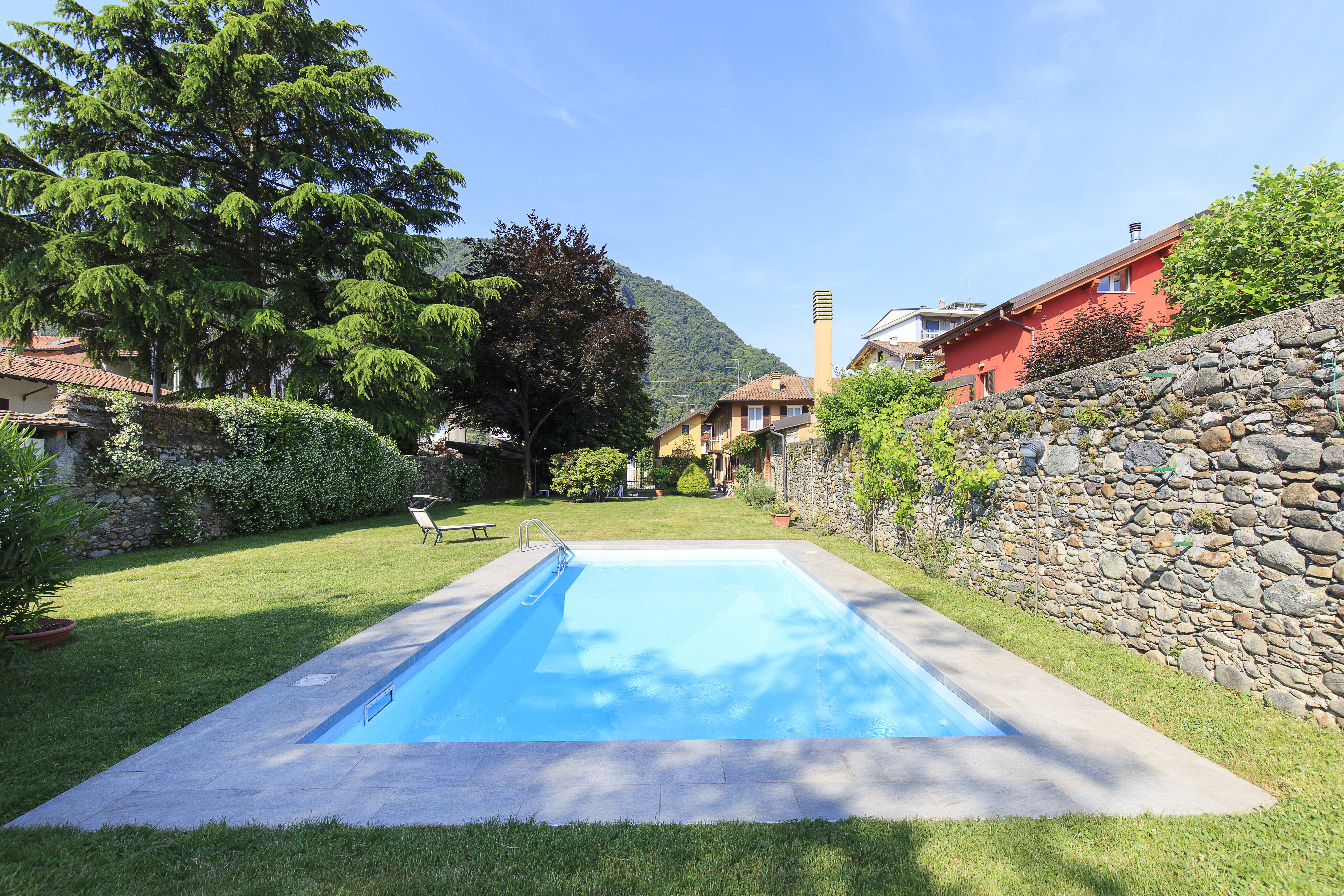 The Chalet with pool on Lago Maggiore