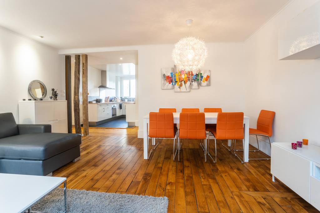 Apartment between Arc de Triomphe and La Défense