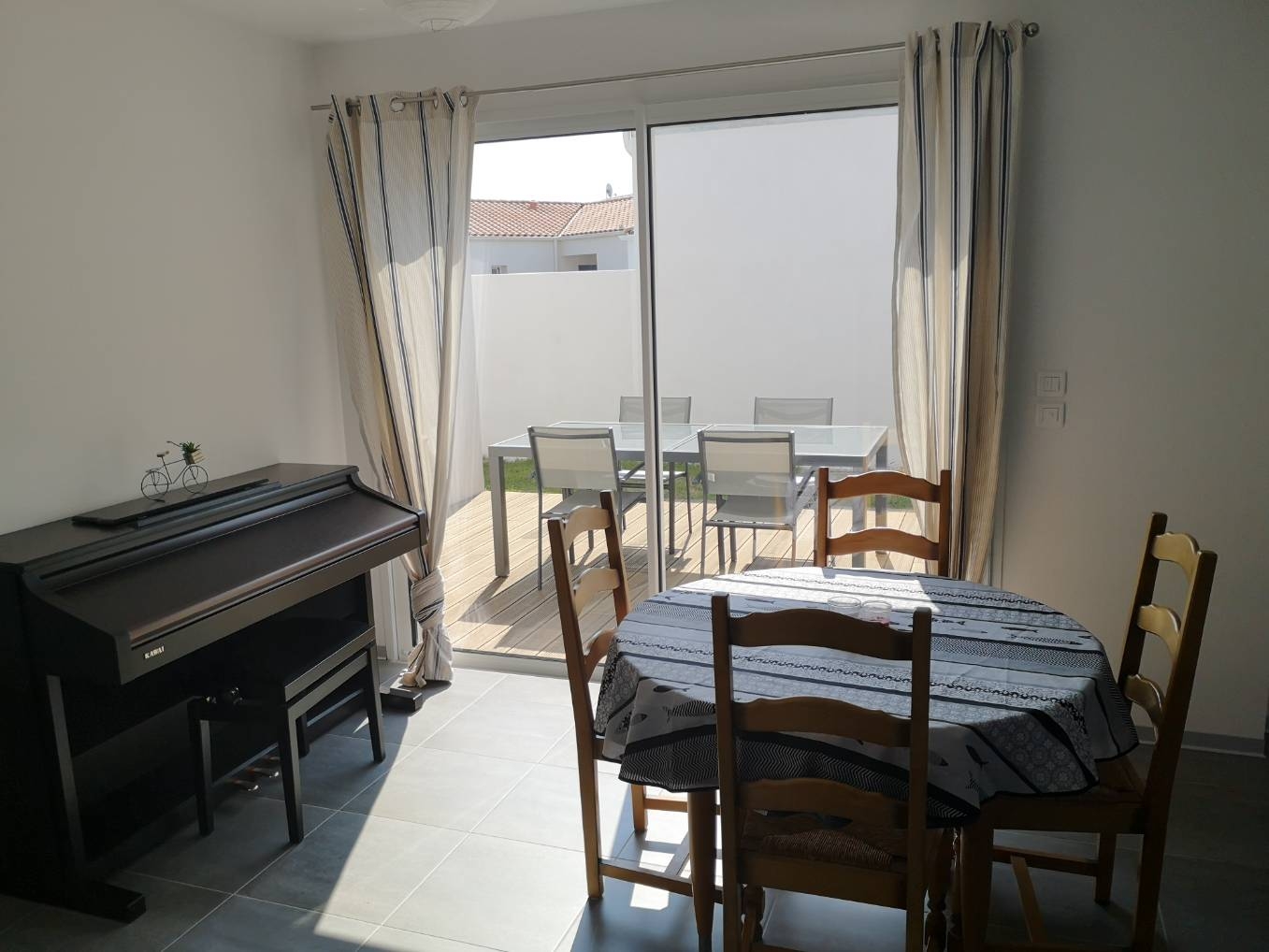 Very recent house 300 meters from the ocean